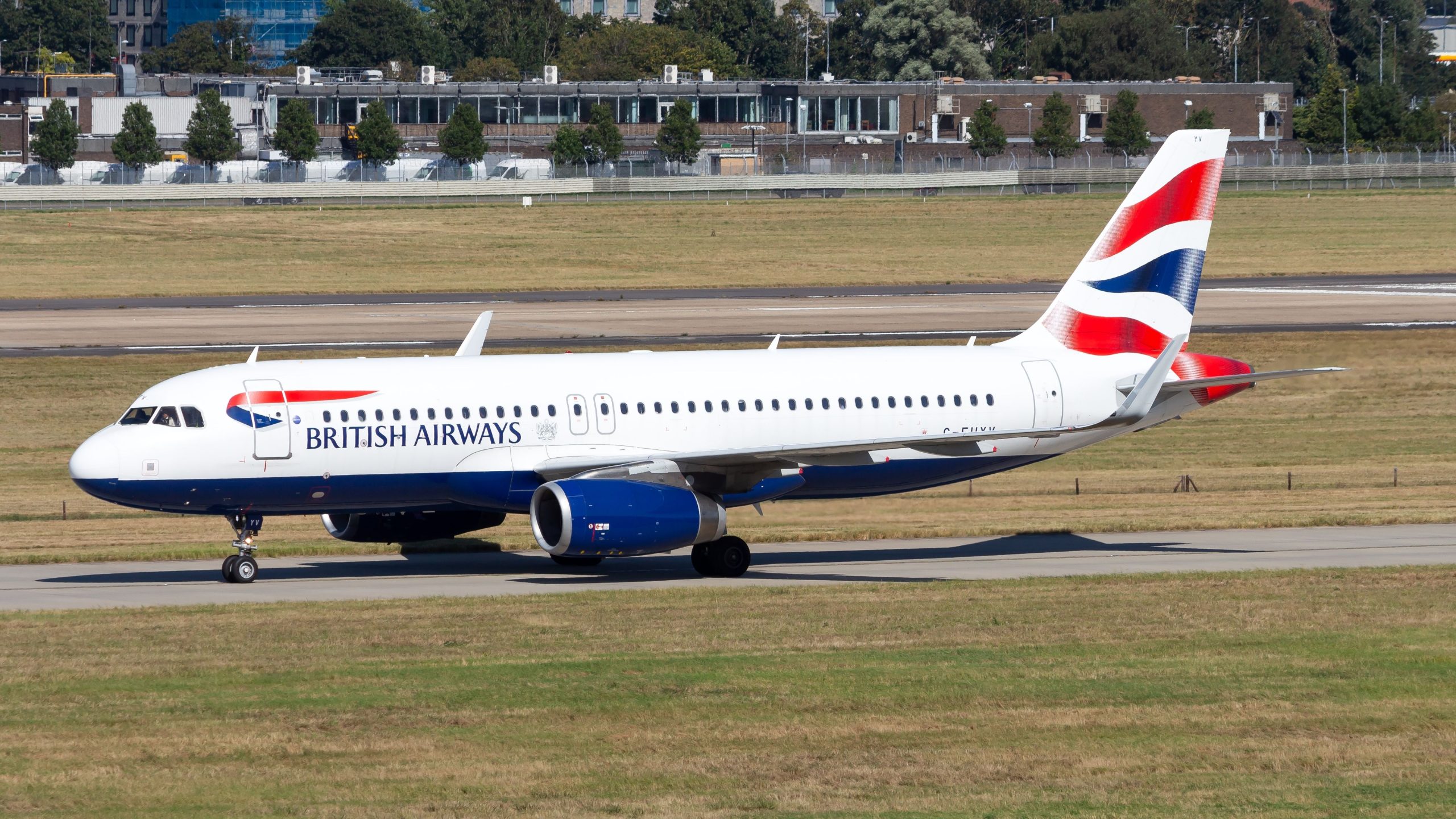 5. Mal in einem Jahr: British Airways Pilot steigt versehentlich eine Notfallrutsche von 50.000 Pfund auf