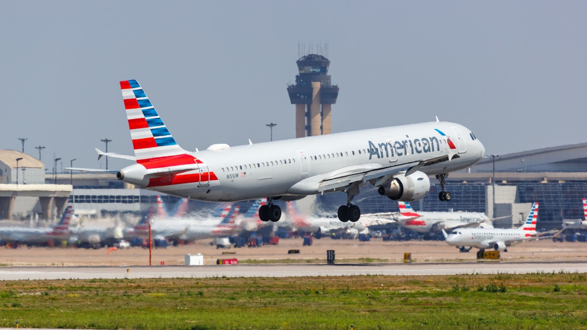 Top 6: Die besten Möglichkeiten, die Statusebenen der American Airlines zu fördern, ohne zu fliegen