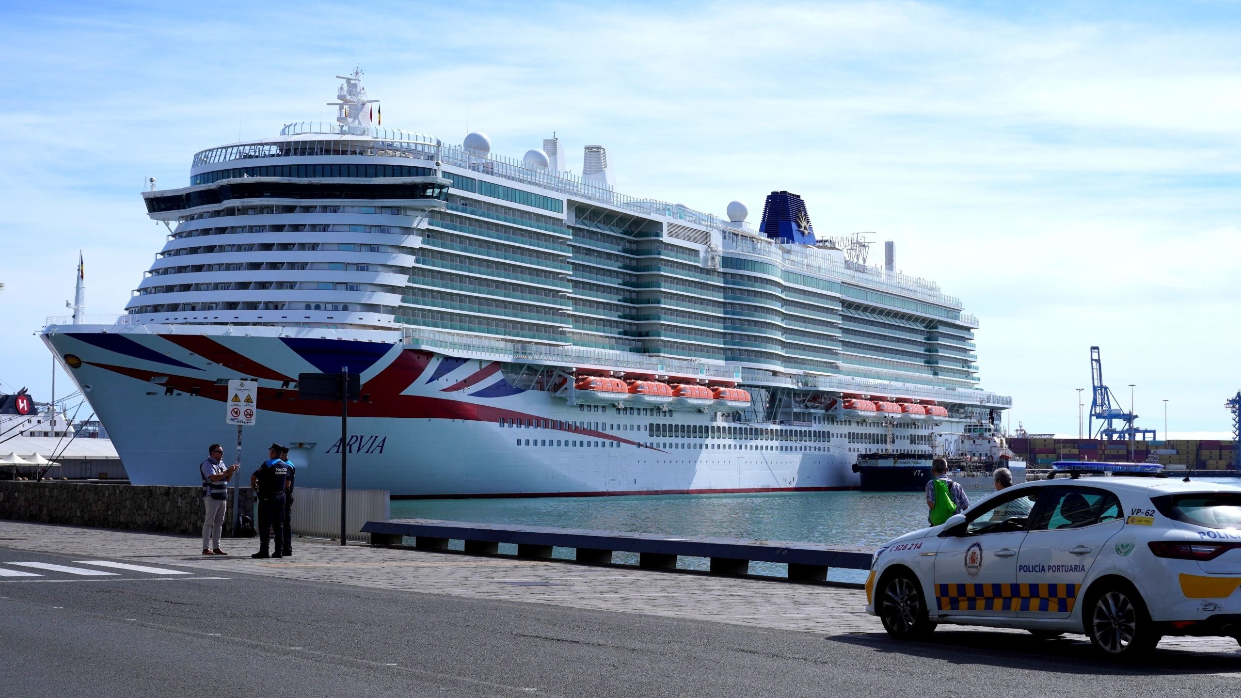 9 Kreuzfahrtlinien werden trotz des Ausnahmezustands zu diesem gefährlichen Ziel auf dem Weg