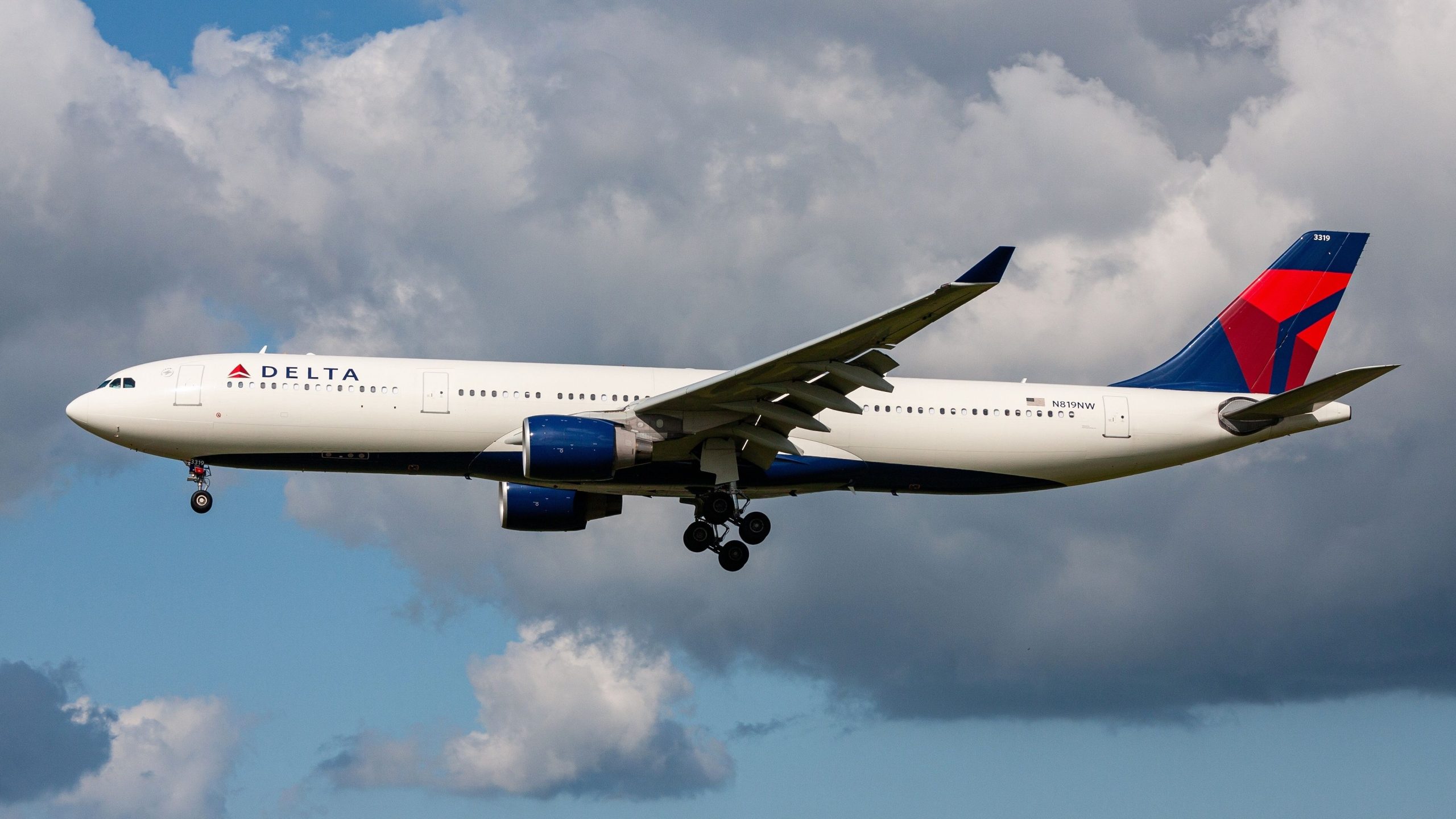 Delta Air Lines Airbus A330-300 kehrt nach Amsterdam aufgrund von Problemen mit dem Retraktion von Fahrwerksgeräten nach Amsterdam zurück