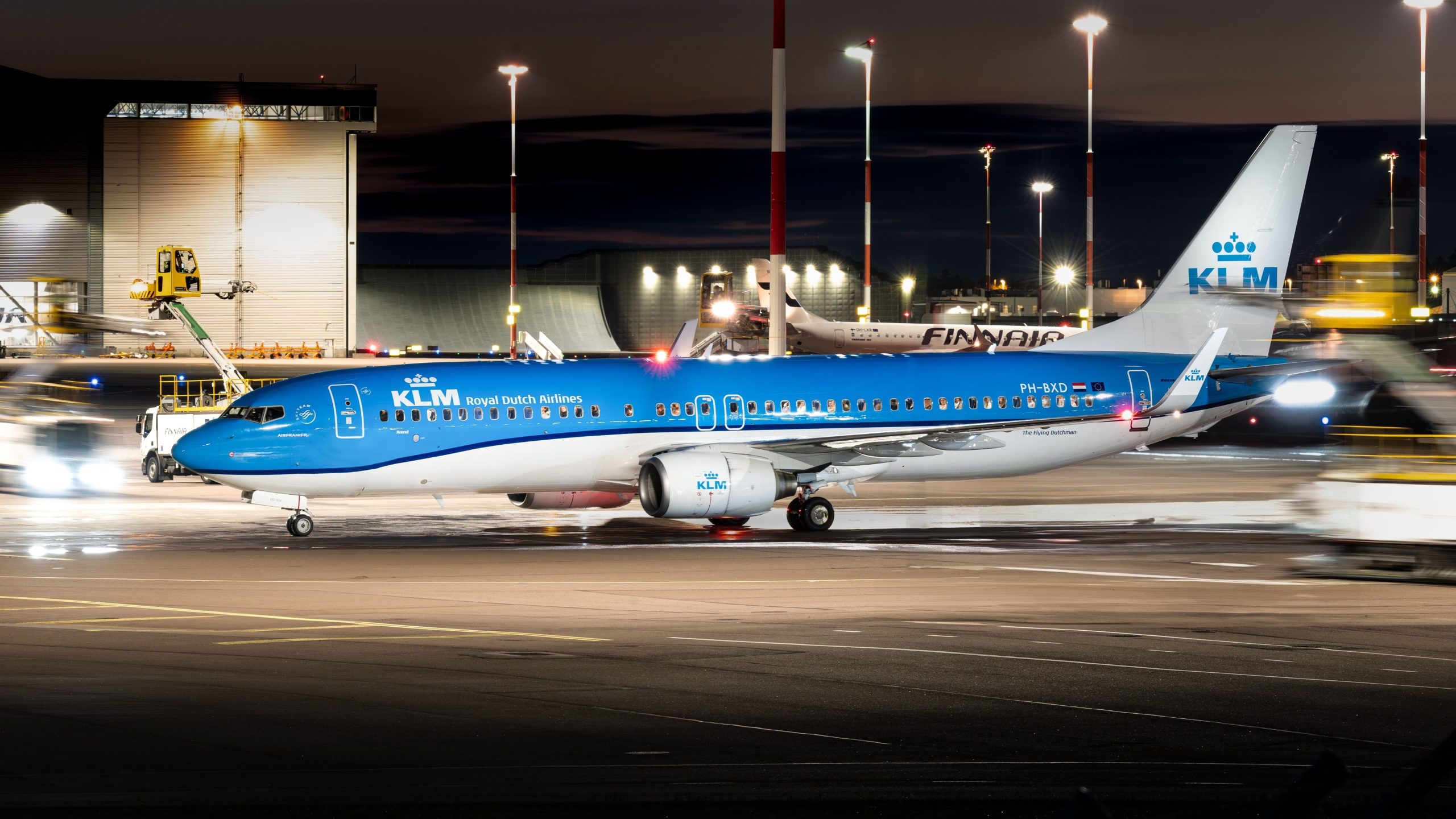 Hydraulisches Versagen bewirkt, dass KLM Boeing 737 bei der Landung am Flughafen Oslo von der Landebahn abhebt