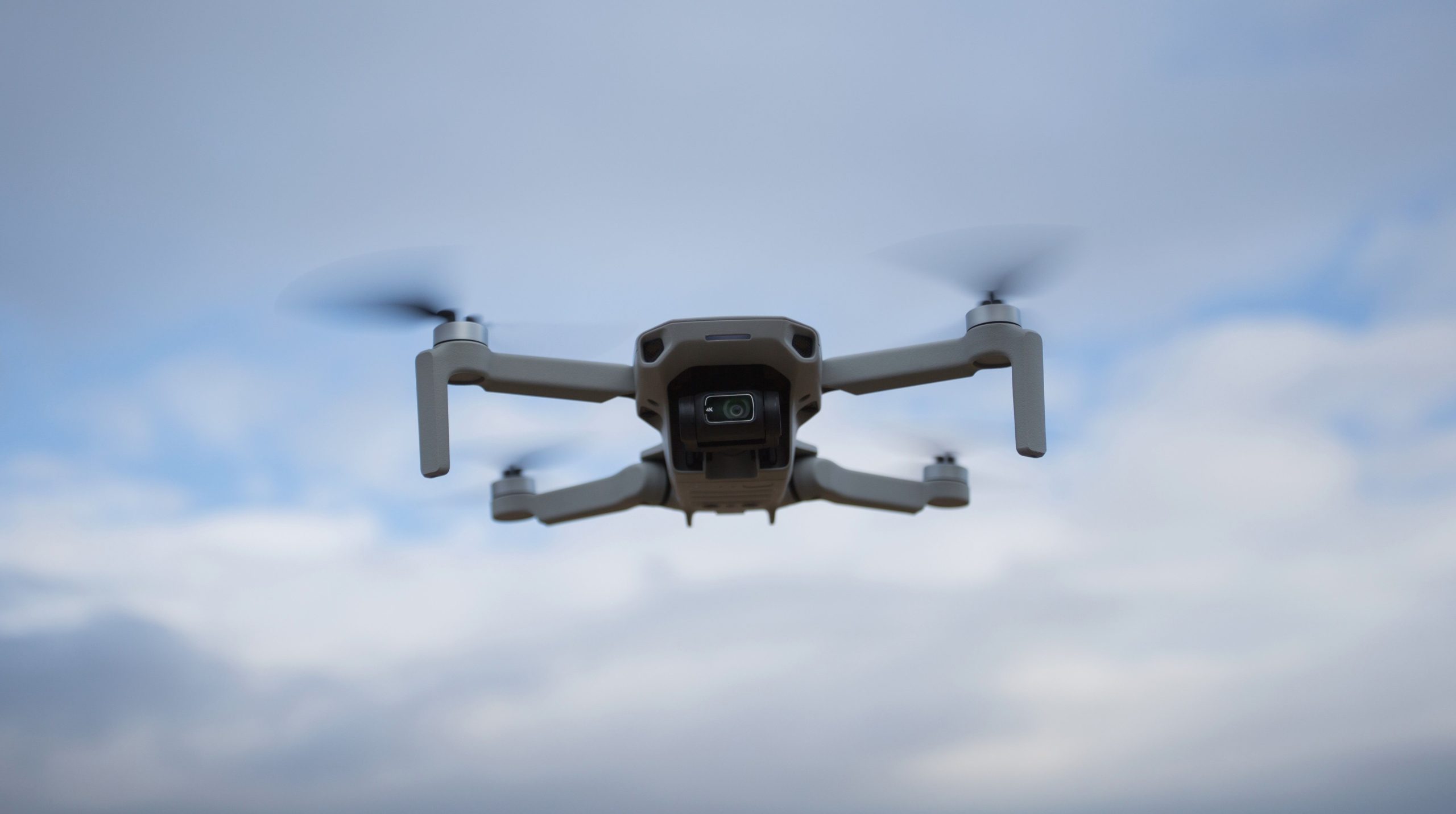 Kind, das nach mehreren Drohnen während des Urlaubs in Orlando: FAA 