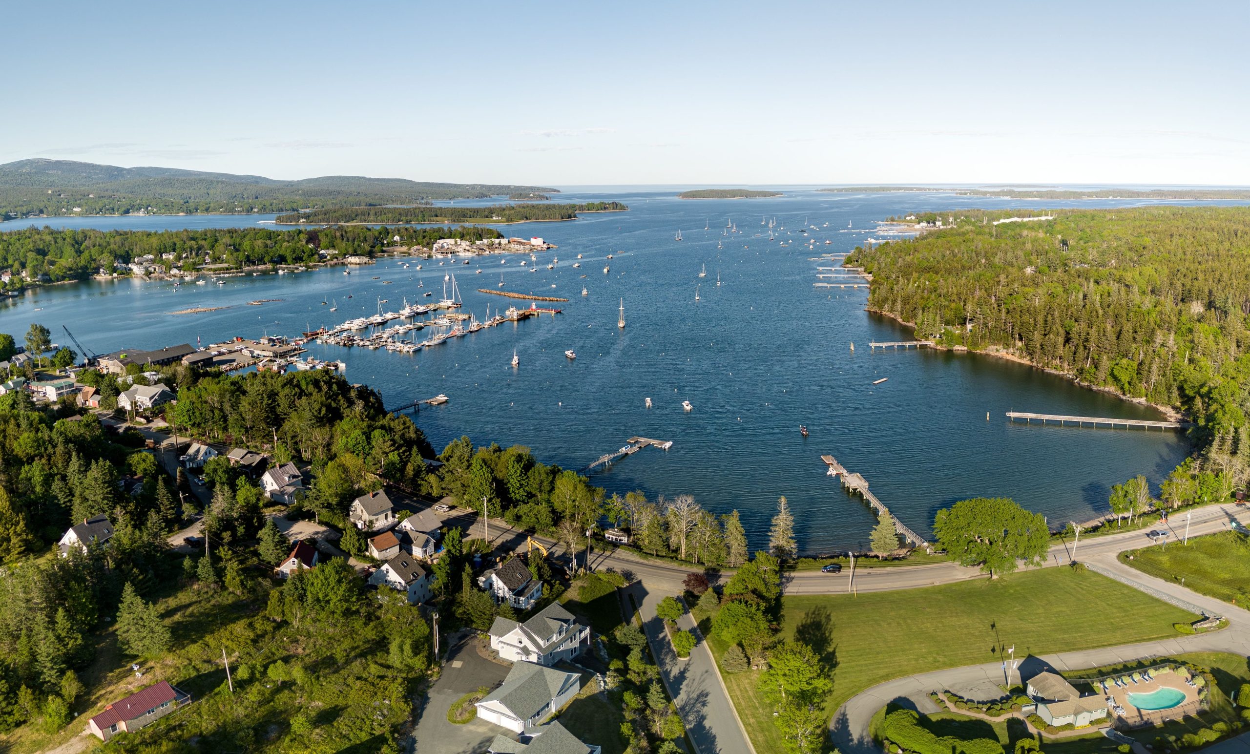 Skip Bar Harbor: 7 unterschätzte Städte in der Nähe des Acadia National Park, um diesen Winter zu besuchen
