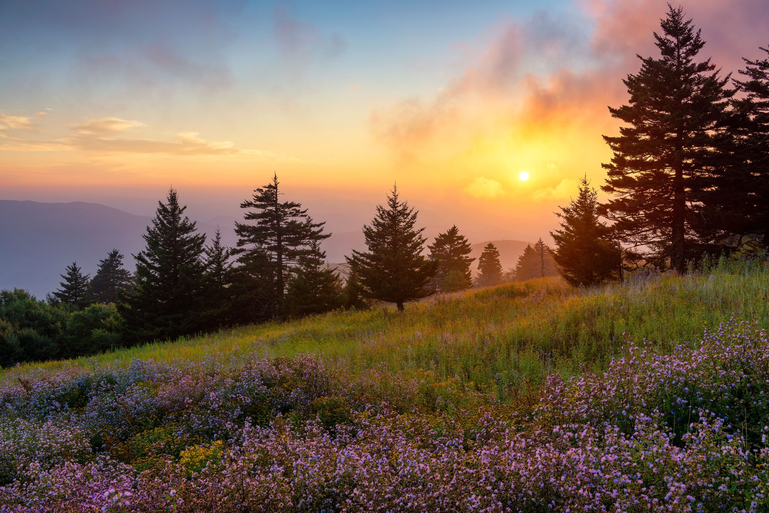 7 erschwinglichste kleine Bergstädte an der Ostküste für den Herbst