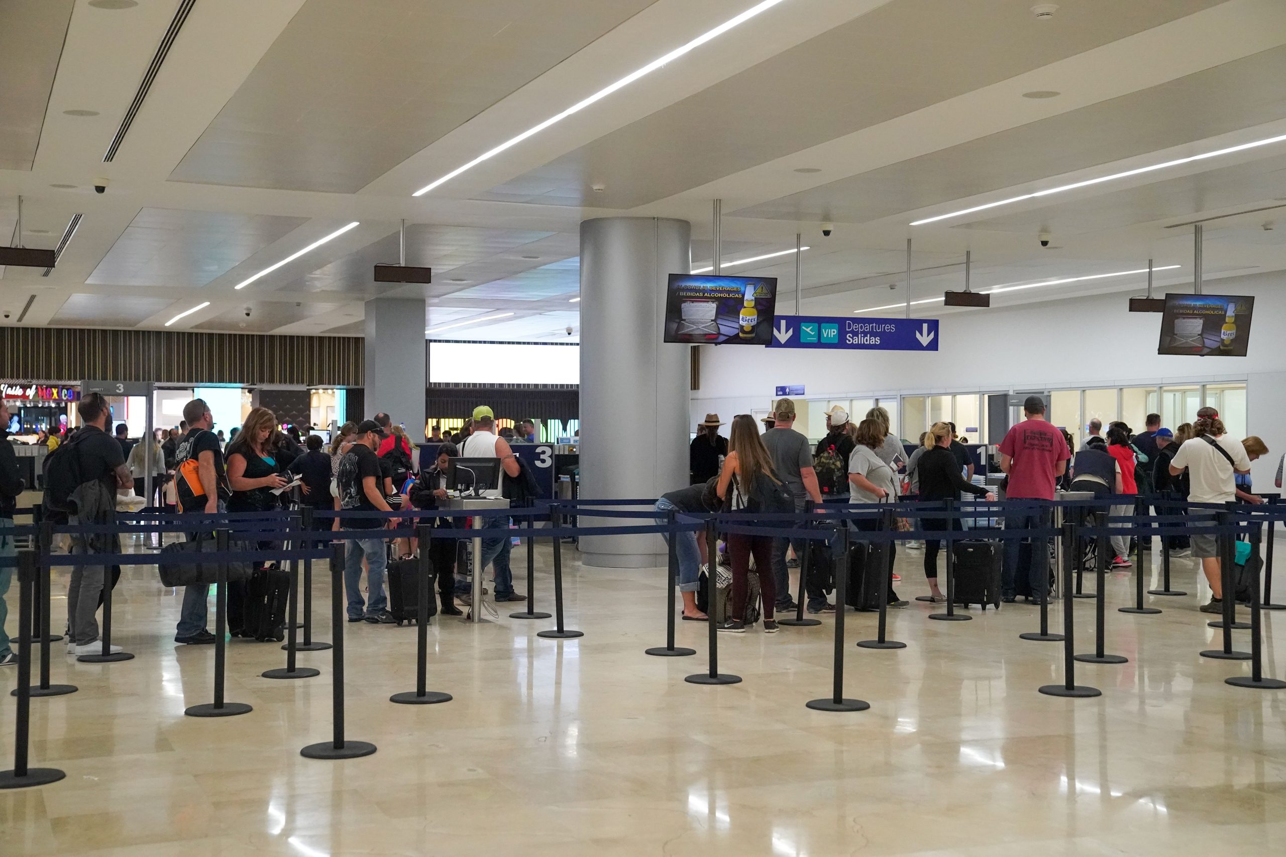 Der internationale Flughafen von Cancun beschuldigt 17 Flugverzögerungen zu Budgetproblemen