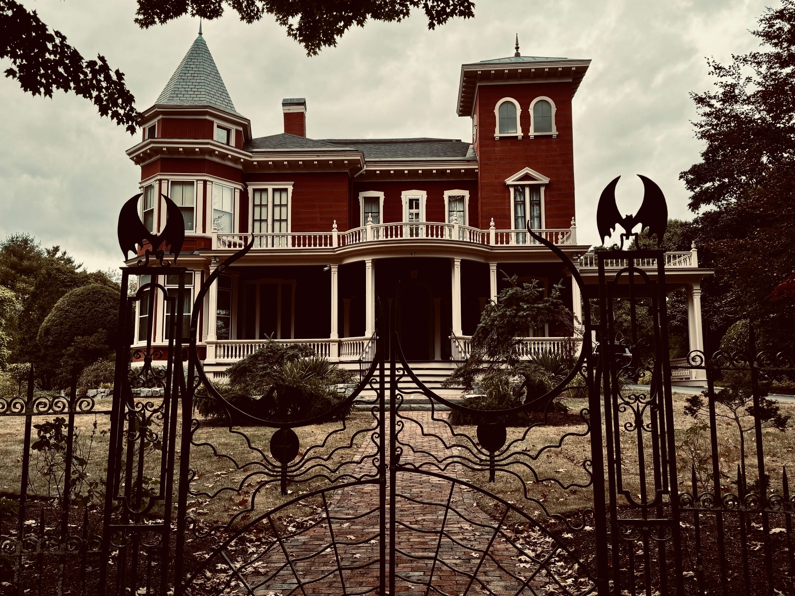 Stephen Kings Haus ist genau das, was Sie erwarten würden (und Sie können tatsächlich besuchen)