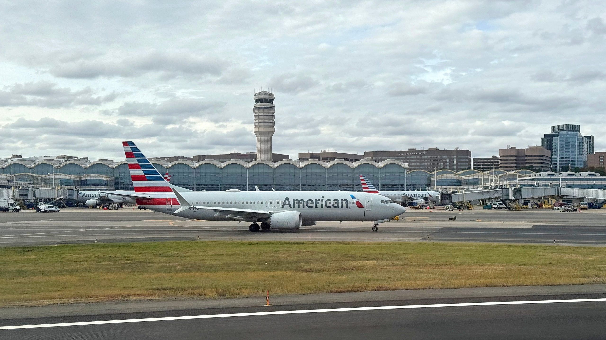 FAA verdrängt 3 Reagan National Airport ATC 
