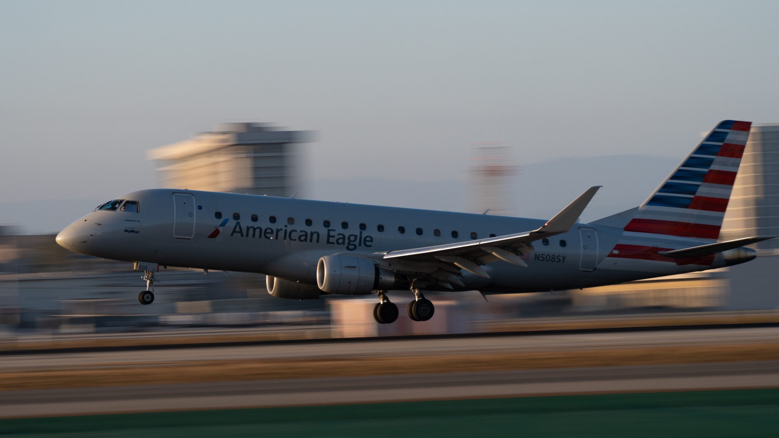 Der internationale Flughafen Milwaukee Mitchell erweitert die Feiertagsflüchtlinge zu wärmeren Gegenden