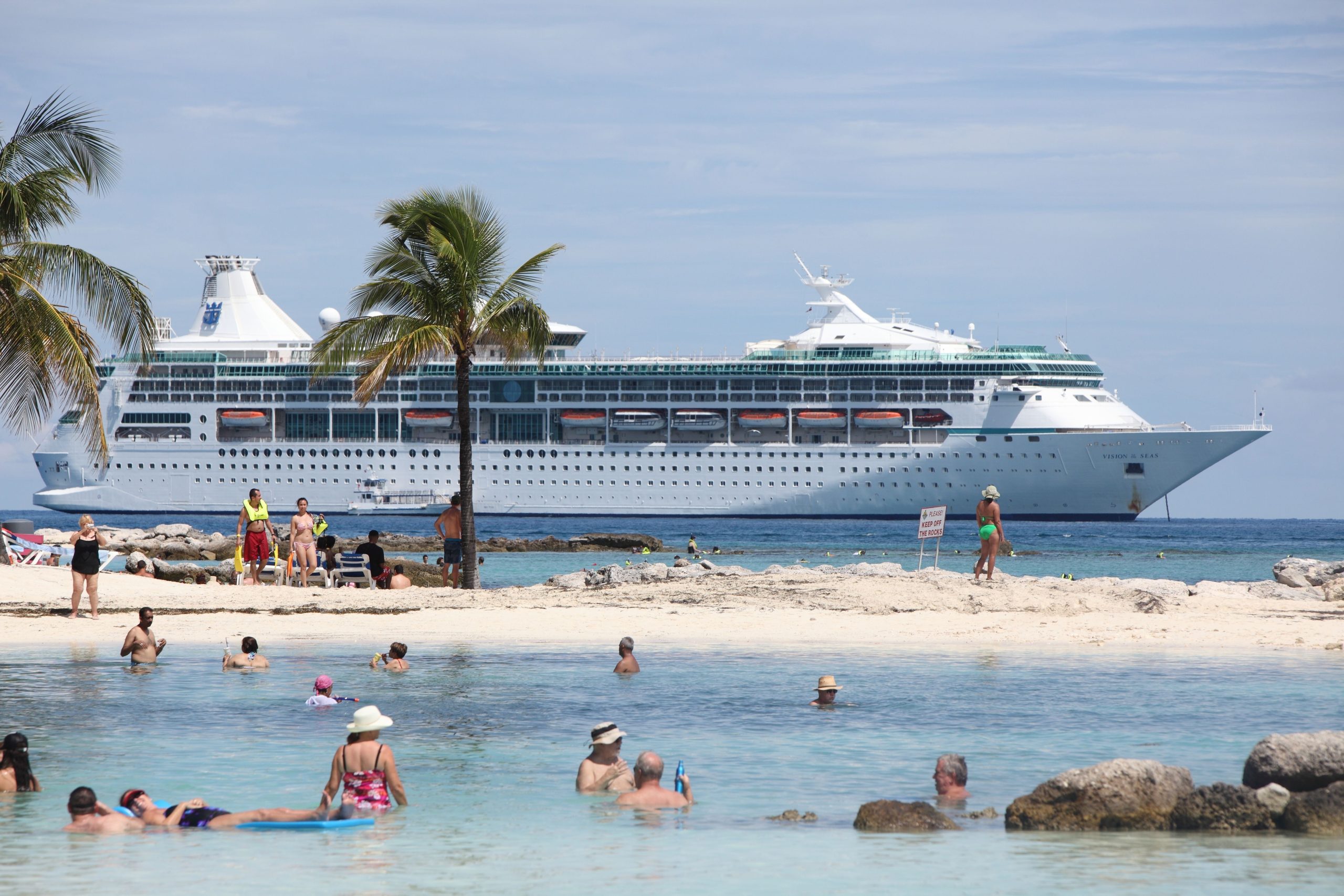Royal Caribbean Gast auf Odyssey of the Seas hat die perfekte Reaktion, nachdem er in Kolumbien zurückgelassen wurde