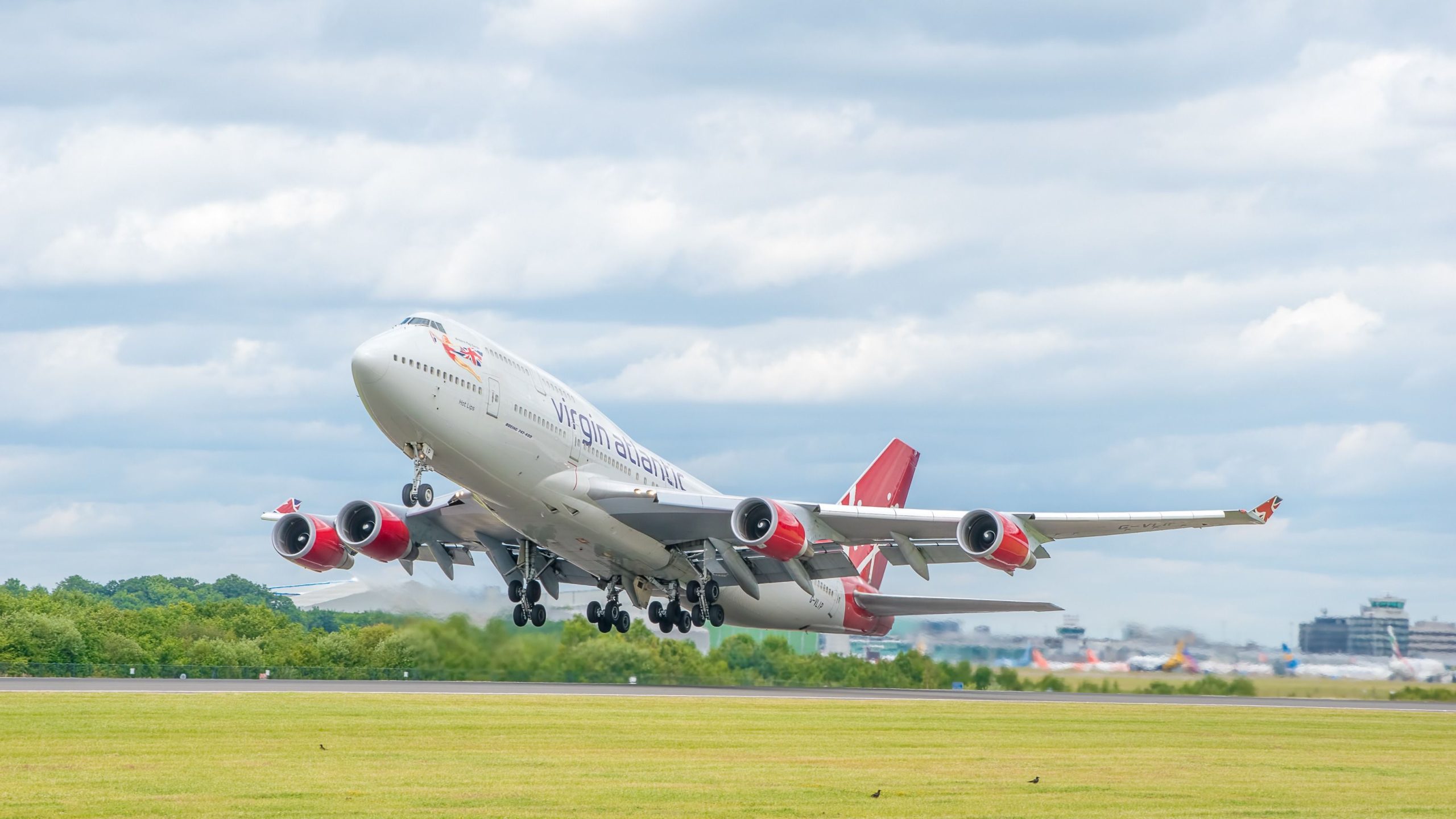 Ricardo 'Ricky' Ellcock: Der ehemalige Cricketspieler, der der erste schwarze Kapitän des Virgin Atlantic wurde