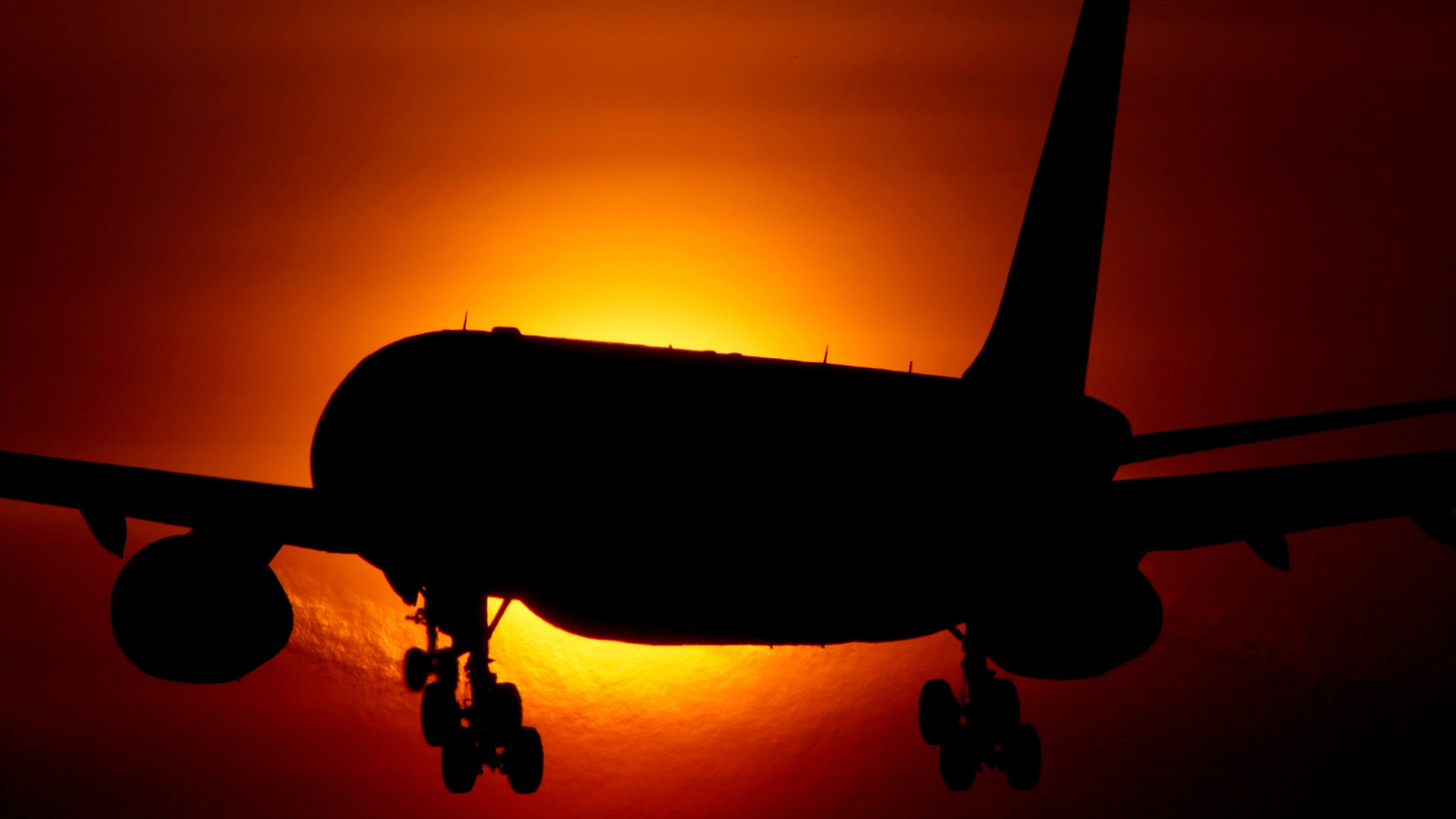 Erhöhung des Flugverkehrs aufgrund von Sonnenfinsternis führt zu Bodenstopps an einigen Flughäfen in den USA