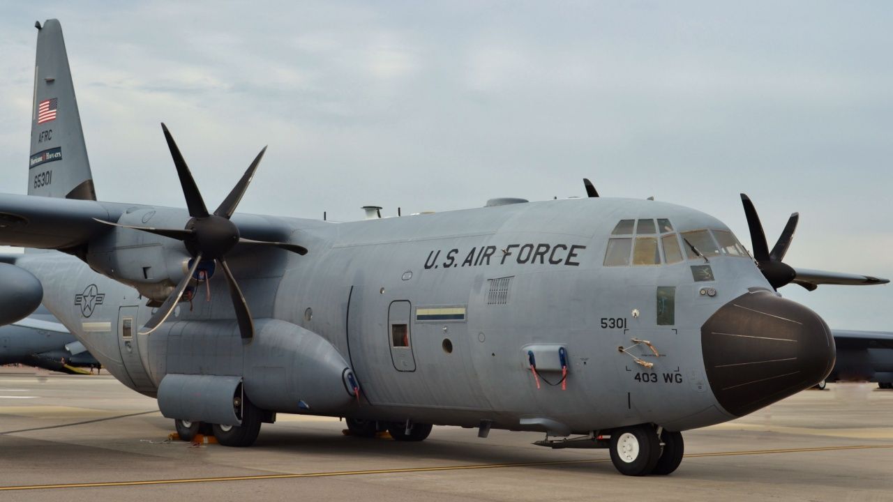 US Air Force Hurricane Jäger, um das Golfwettersystem zu untersuchen