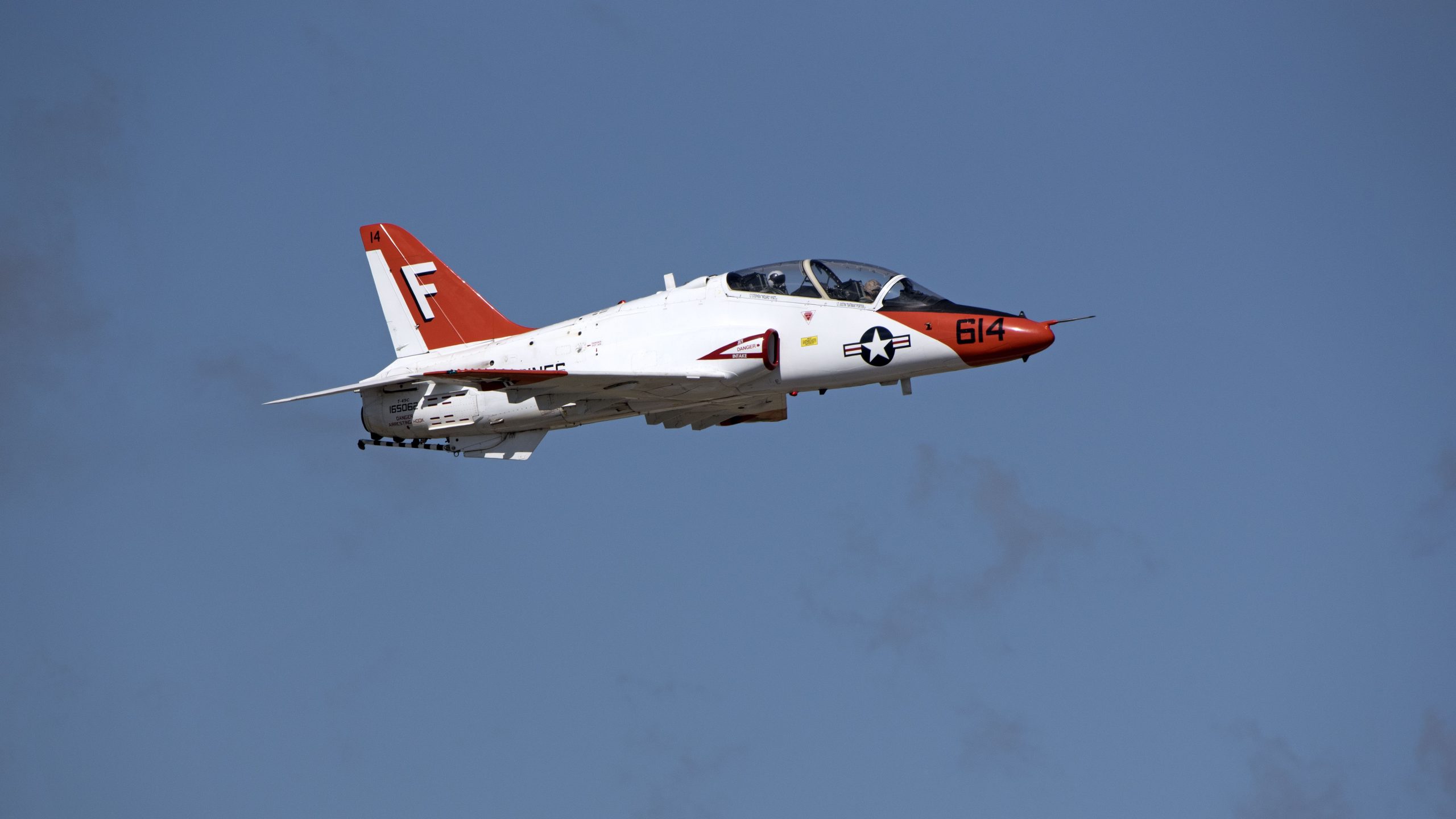 US Navy stoppt T-45 Goshawk-Trainingsflüge aufgrund des Motorproblems erneut
