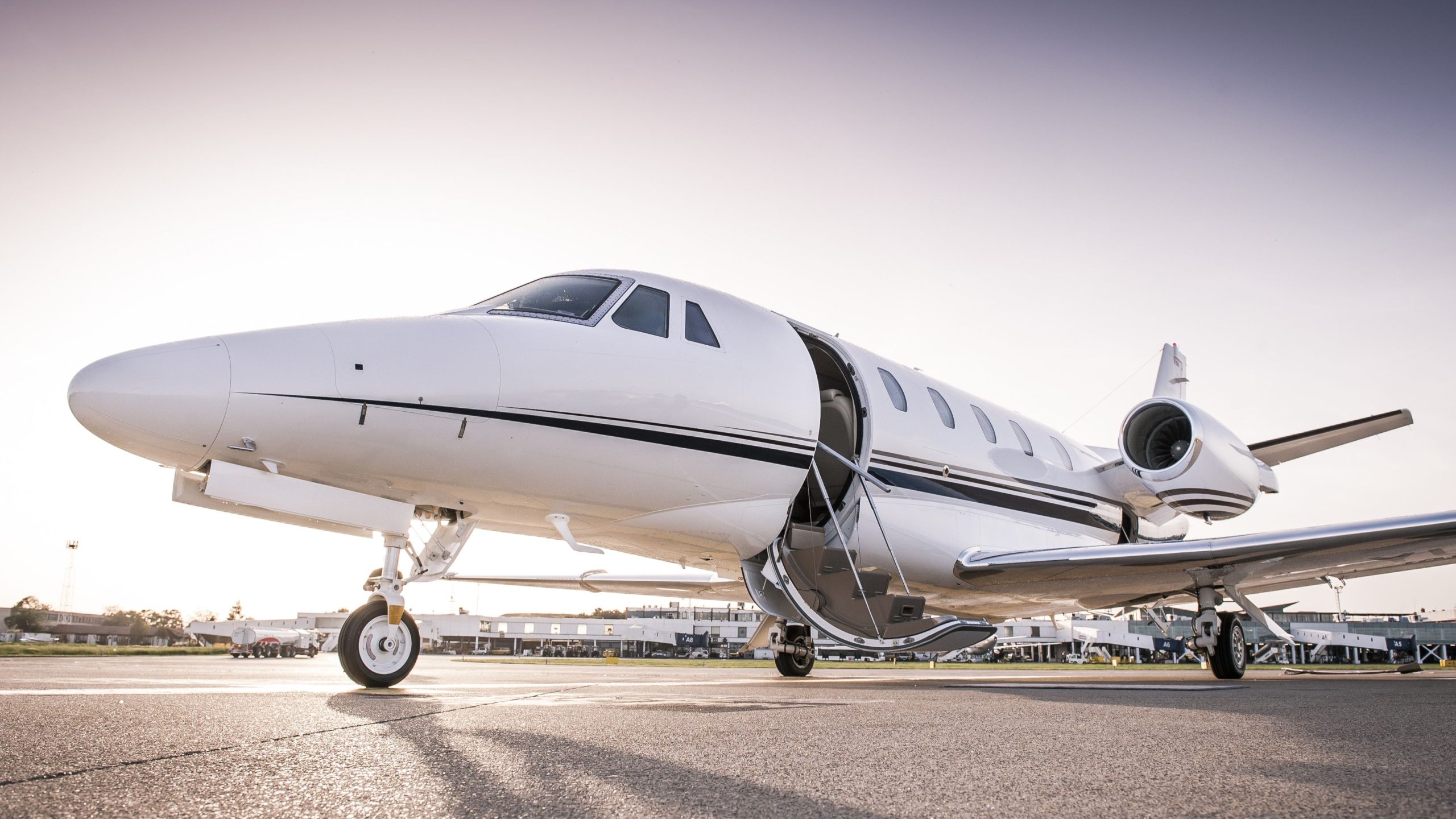 Privat fliegen: wie man einen privaten jet mietet