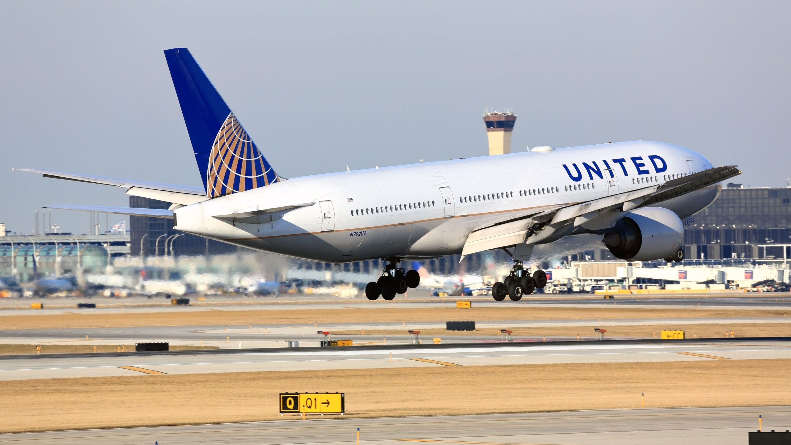 United Airlines Trolle American Airlines inmitten der anhaltenden Rivalität und Wachstum bei Chicago O'Hare