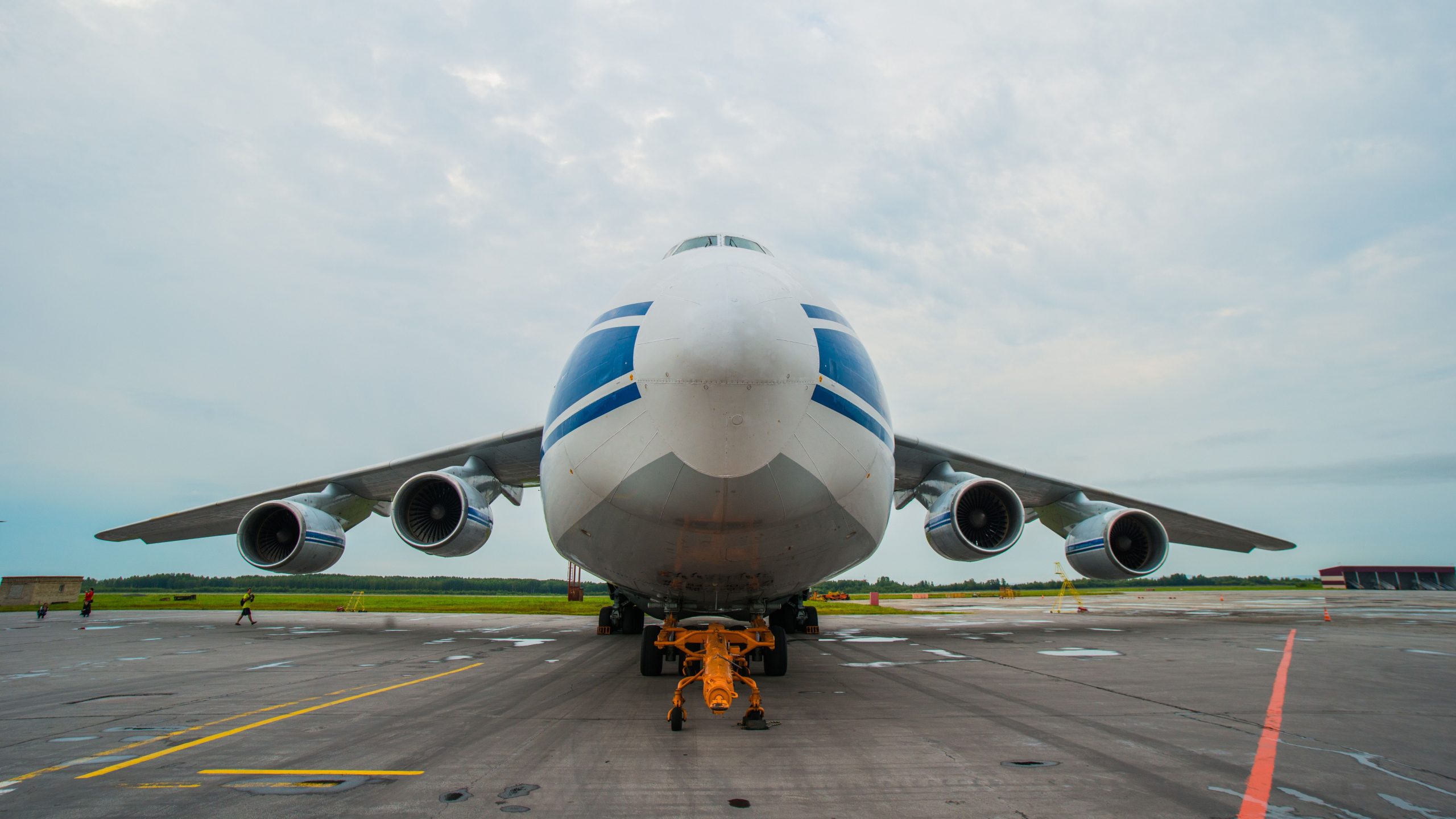 Die beschlagnahmte russische Antonov AN-124 war so lange in Toronto Pearson, dass es auf Google Maps ist