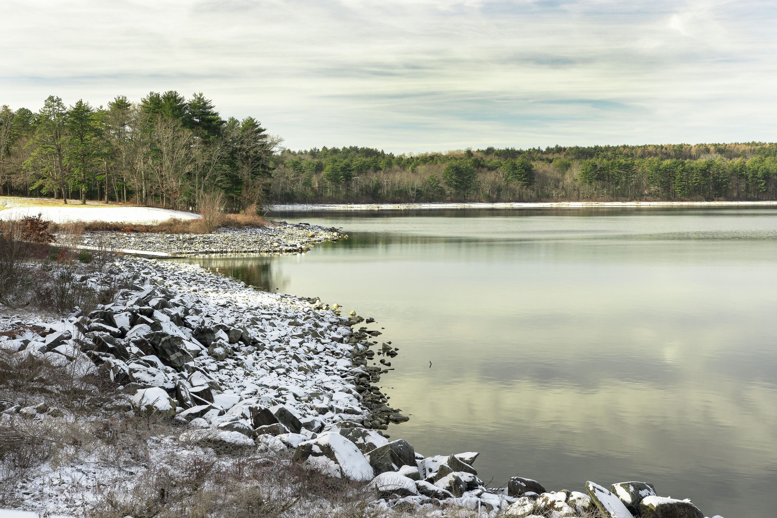 Die Gesetzgeber schlagen Hilfe vor, da die Bewohner immer noch leiden, nachdem vier Städte 1938 einen See erzeugt wurden