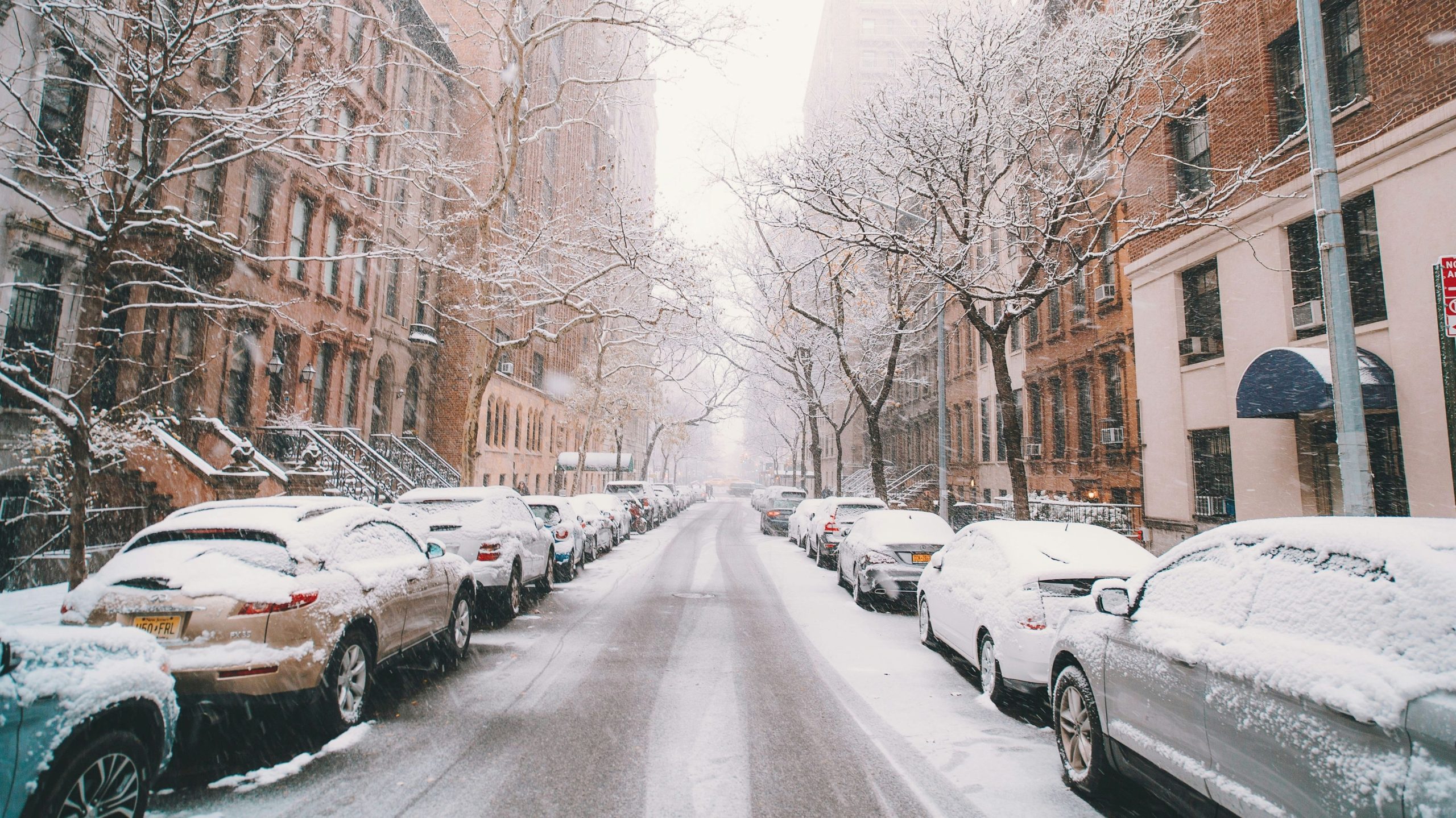 Tückische Bedingungen behindern die Reise, wenn Stürme den Nordosten überholen