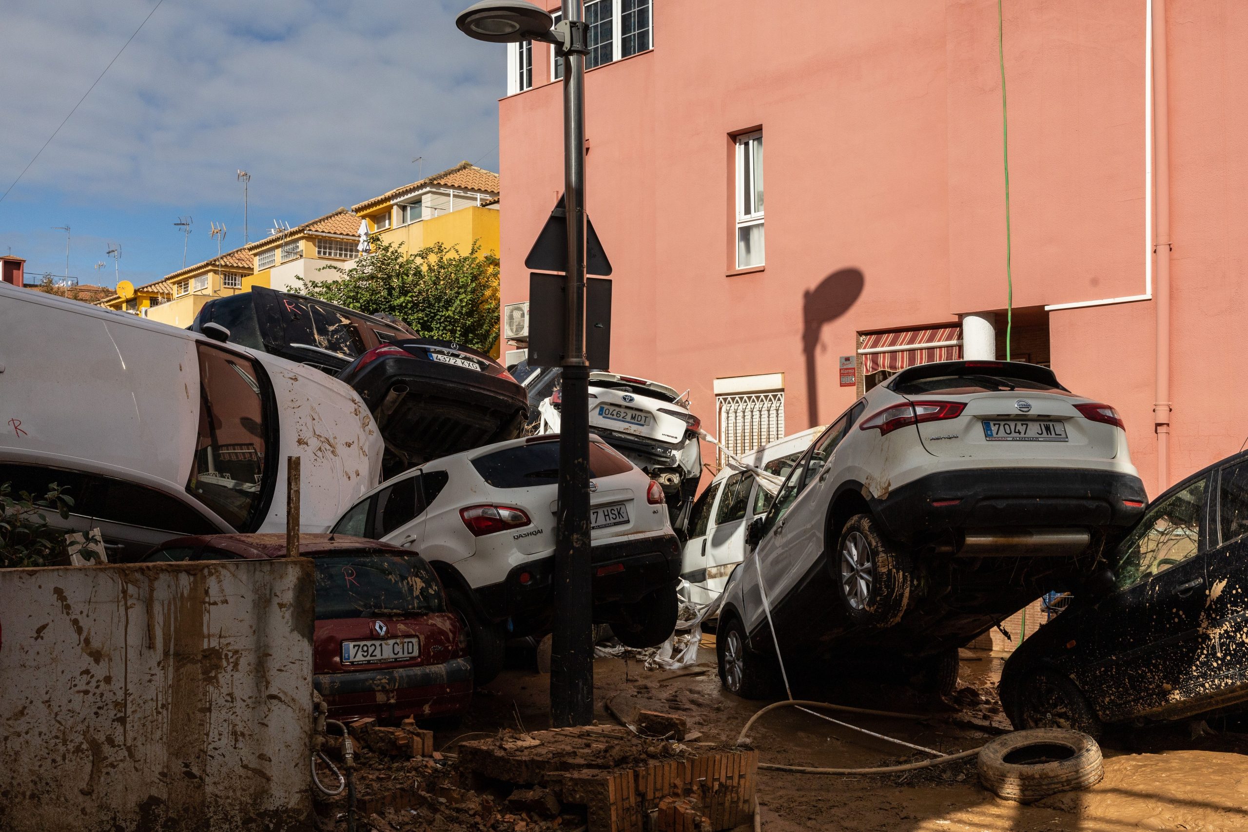 Spanienfluten Update: 95 Todesfälle bestätigt, mit vielen weiteren noch fehlen, da die Massenrettungsanstrengungen im Gange