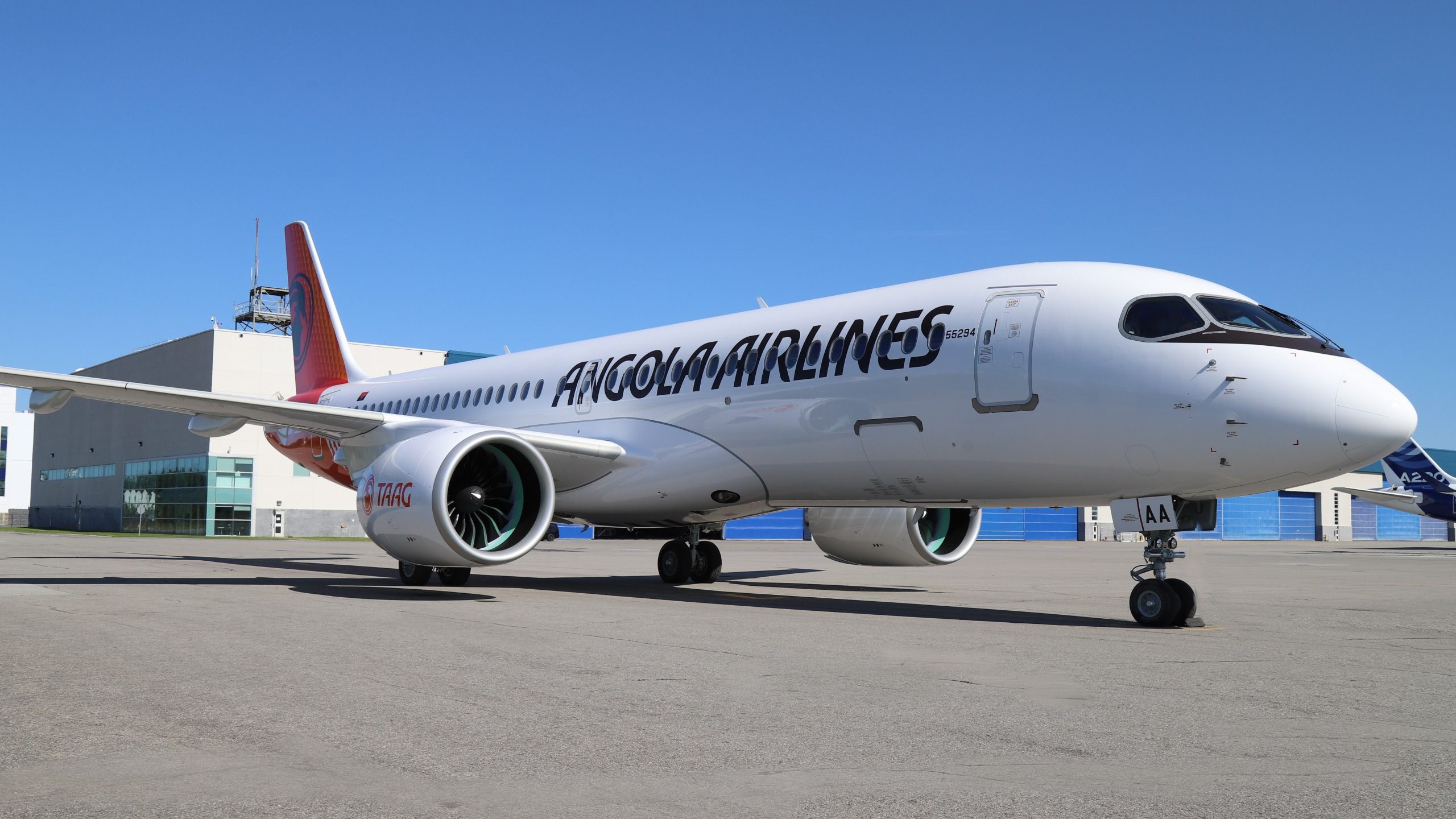 Taag Angola Airlines liefert den 1. Airbus A220 