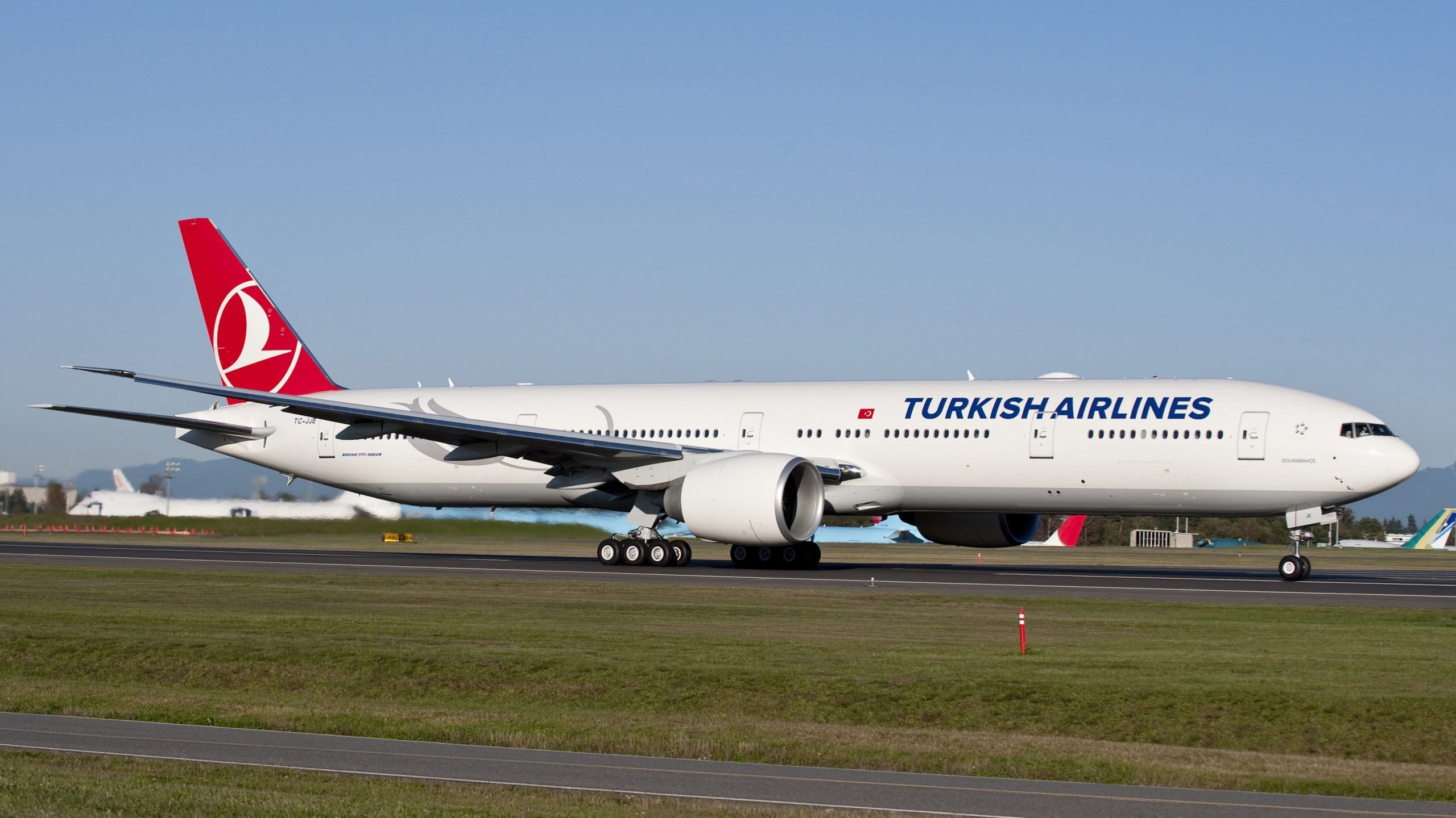 Turkish Airlines First Boeing 777 kommt mit Airbus A350 in Sydney an, um zu folgen