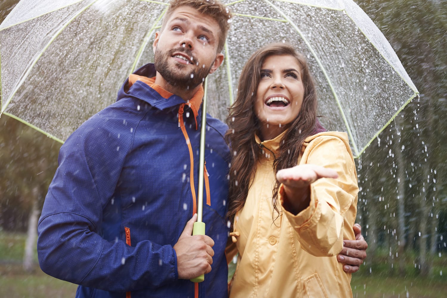 10 Beste Regenschirme, um Sie trocken zu halten