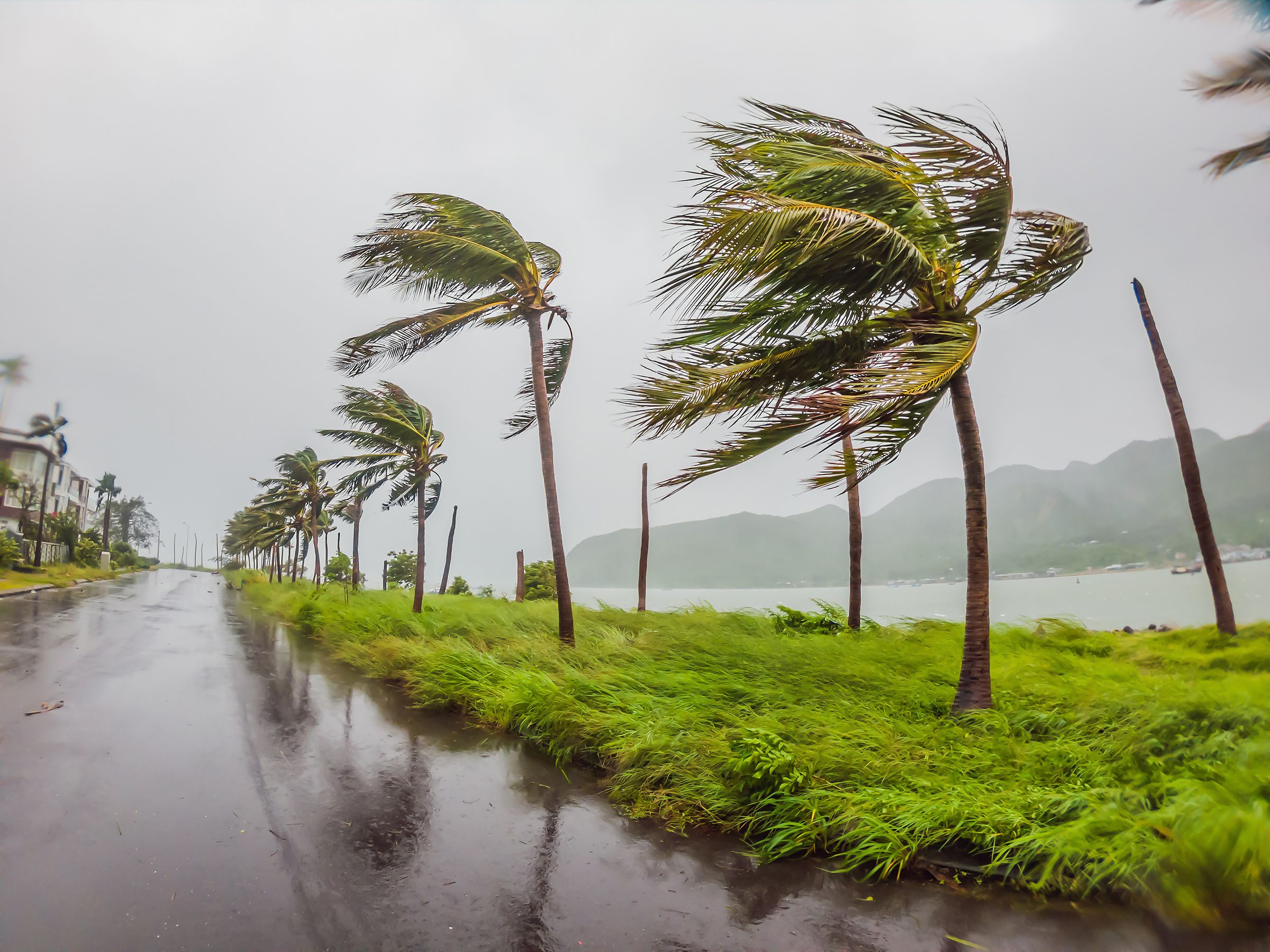 Intensiver Cyclone Garance schlägt in die beliebte Touristeninsel von La Reunion im Indischen Ozean