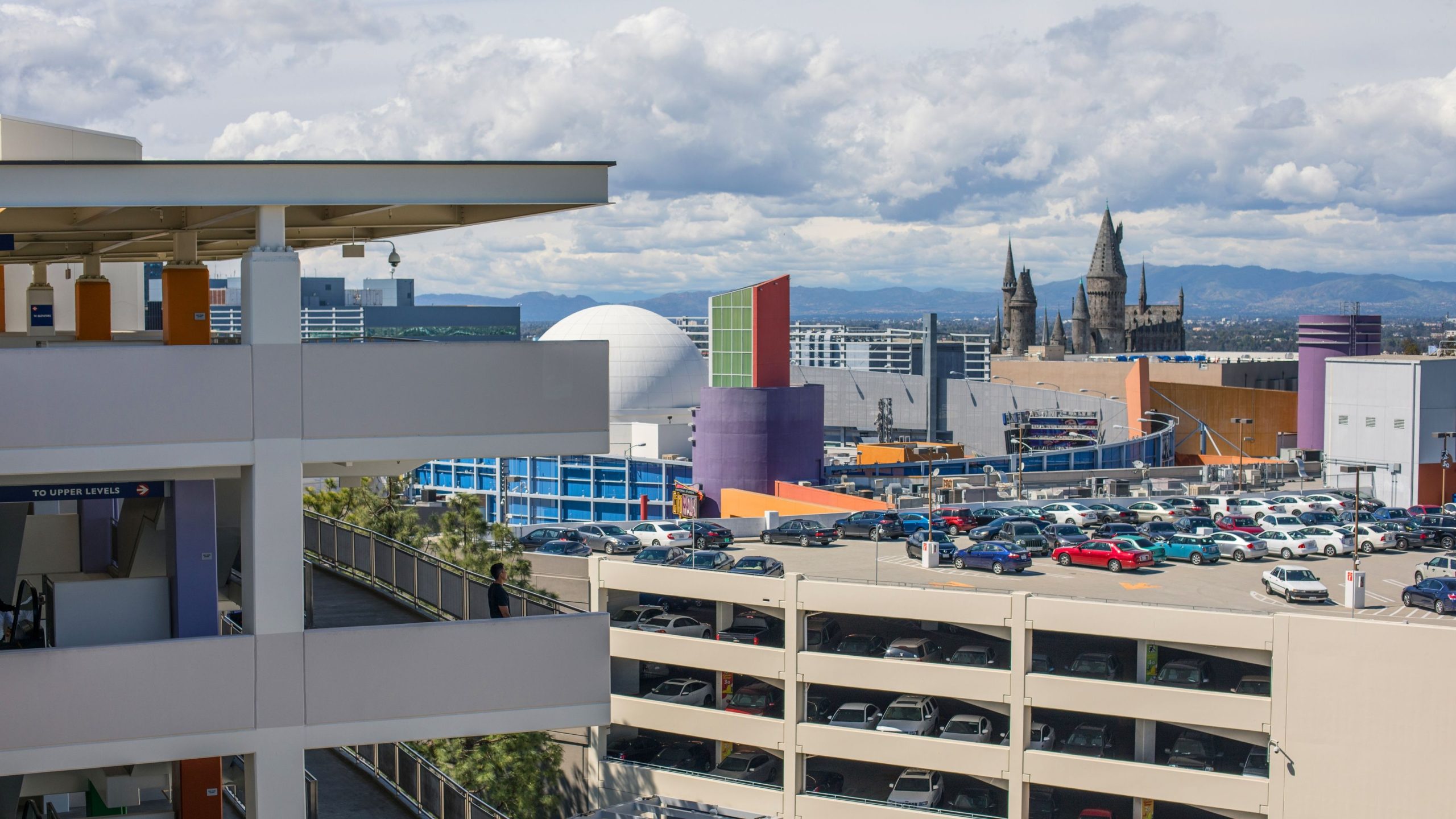 Sie werden immer einen Platz auf den 7 größten Parkplätzen der Welt finden