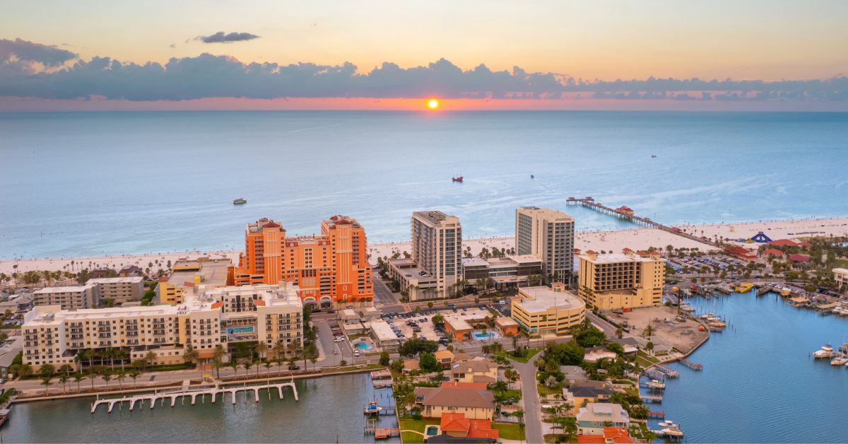 Tiktoker Allie Rae dokumentierte ihre schreckliche Erfahrung gegen den Hurrikan Milton im 12. Stock ihres Penthouse