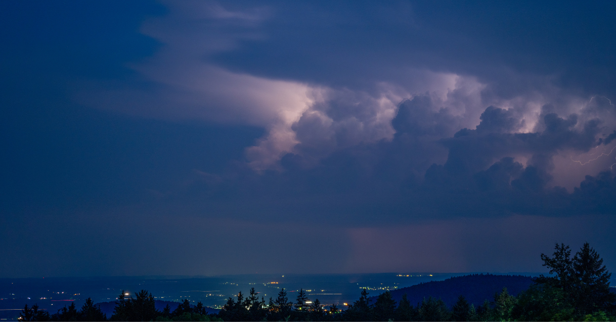Bomb Cyclone erzeugt „seltsame Geräusche am Himmel“, während über 700.000 in Washington ohne Macht sind