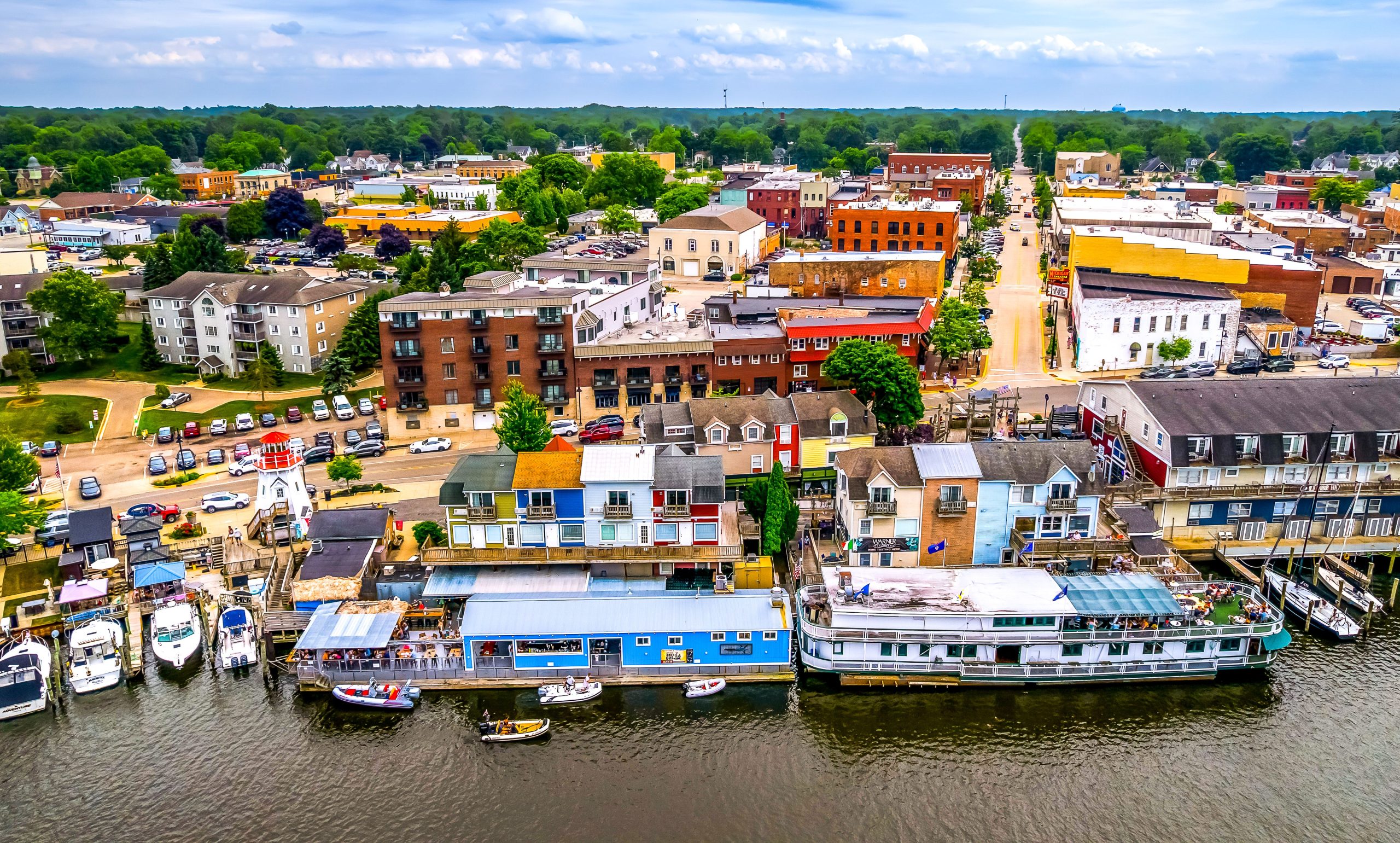 Die „Catskills of the Midwest“ ist eine unterschätzte Strandresortstadt mit einer süßen Innenstadt