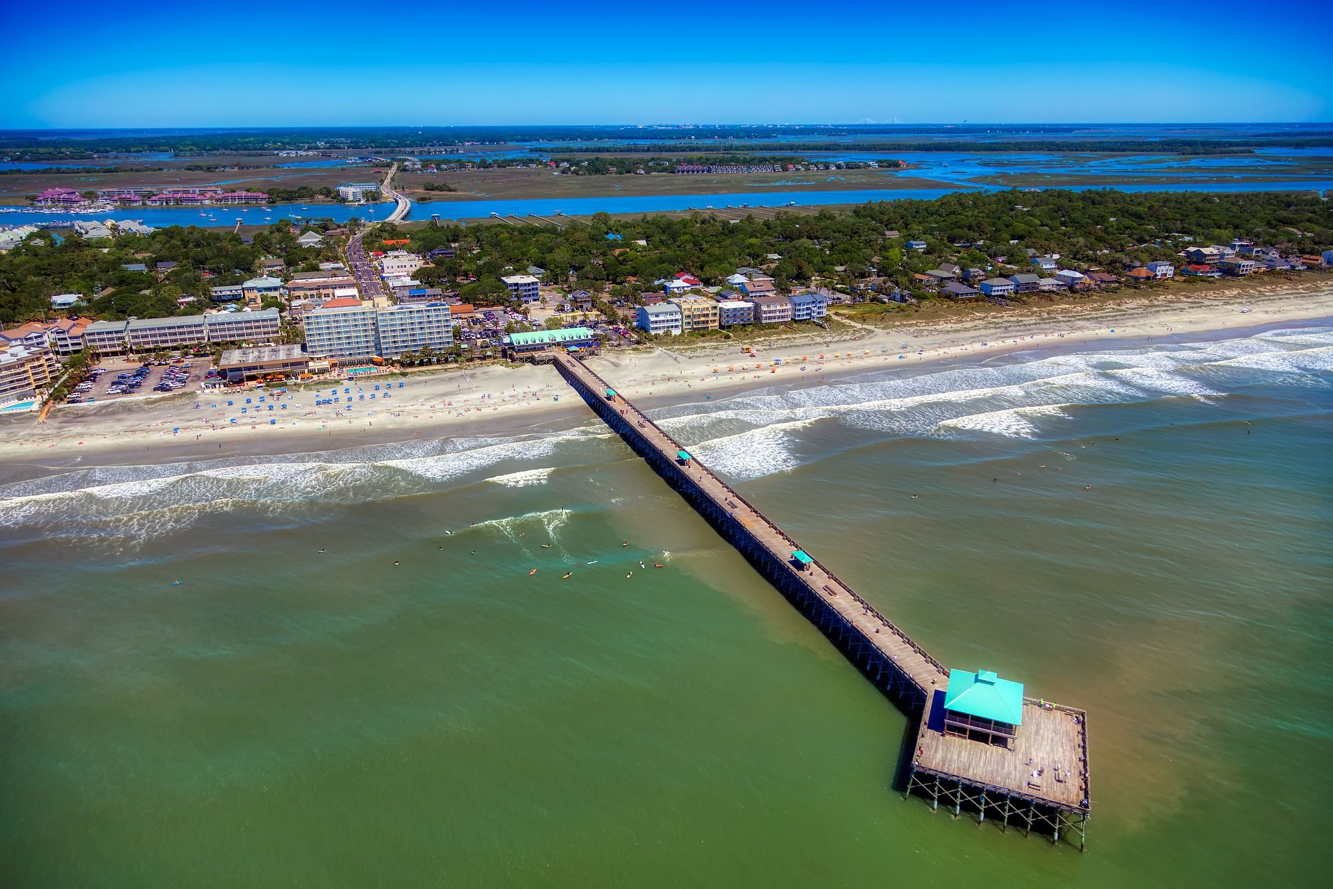 7 kleine Strandstädte, in denen es im Herbst noch warm ist