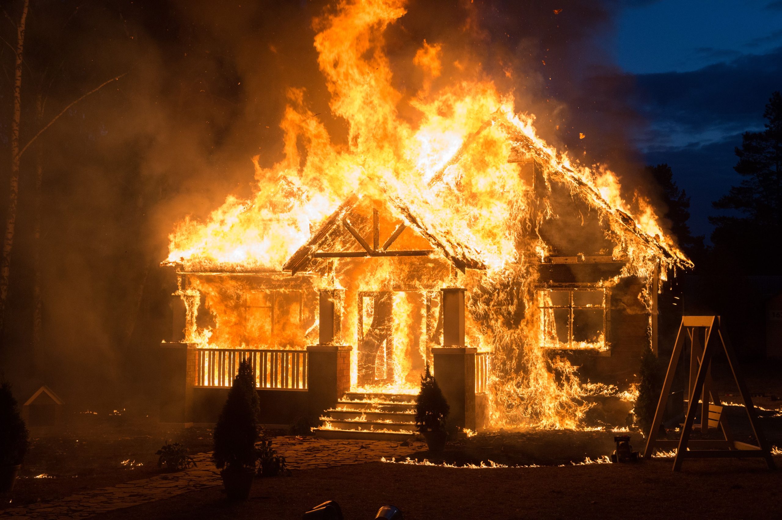 Das Flugzeug für Führungskräfte stürzt in Minnesota nach Hause: Keine Überlebenden in feurigen Wracks gefunden