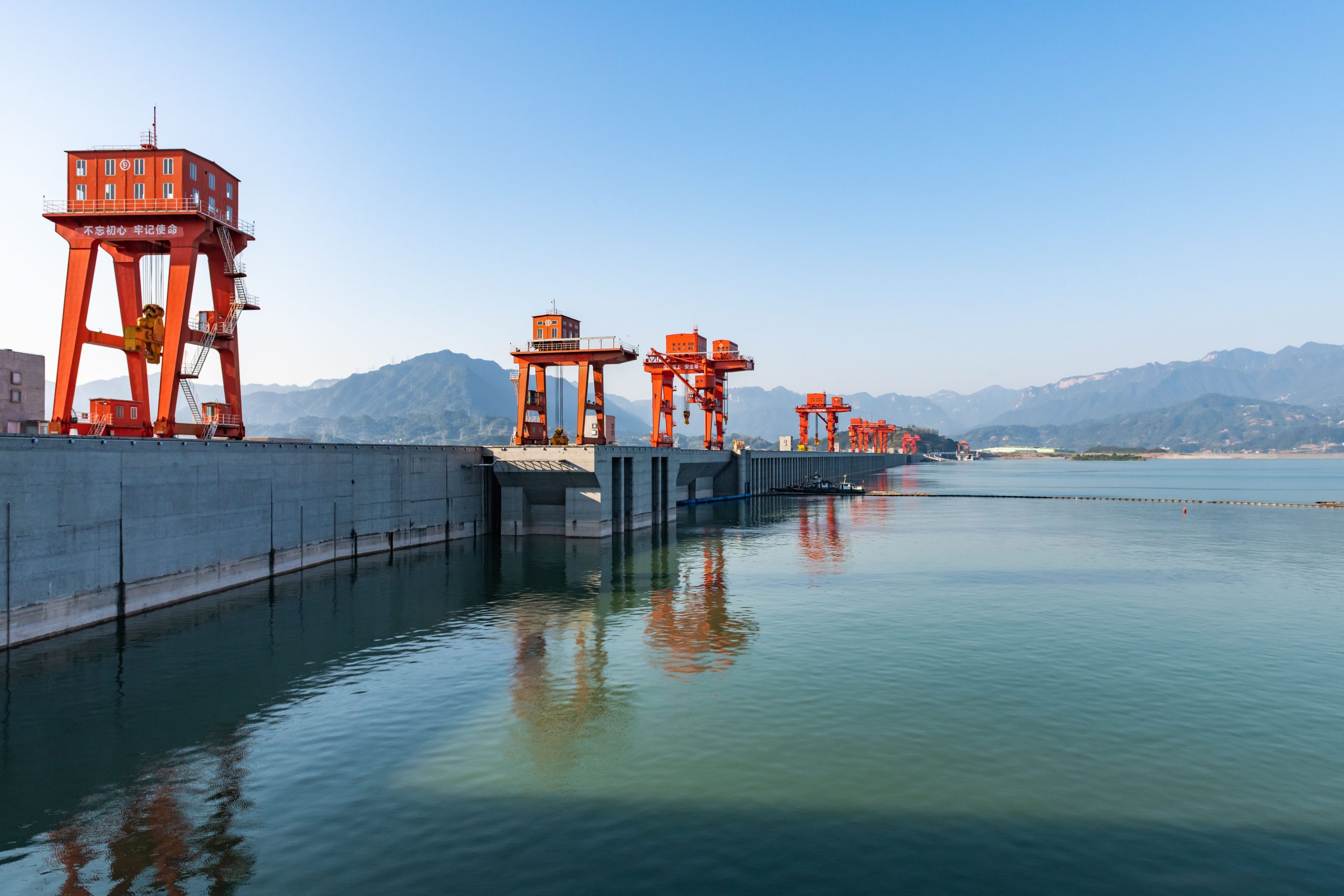 So massiv, es nahm die Länge eines Tages zu: der von künstlich gemachte Damm, der die Rotation der Erde verlangsamte