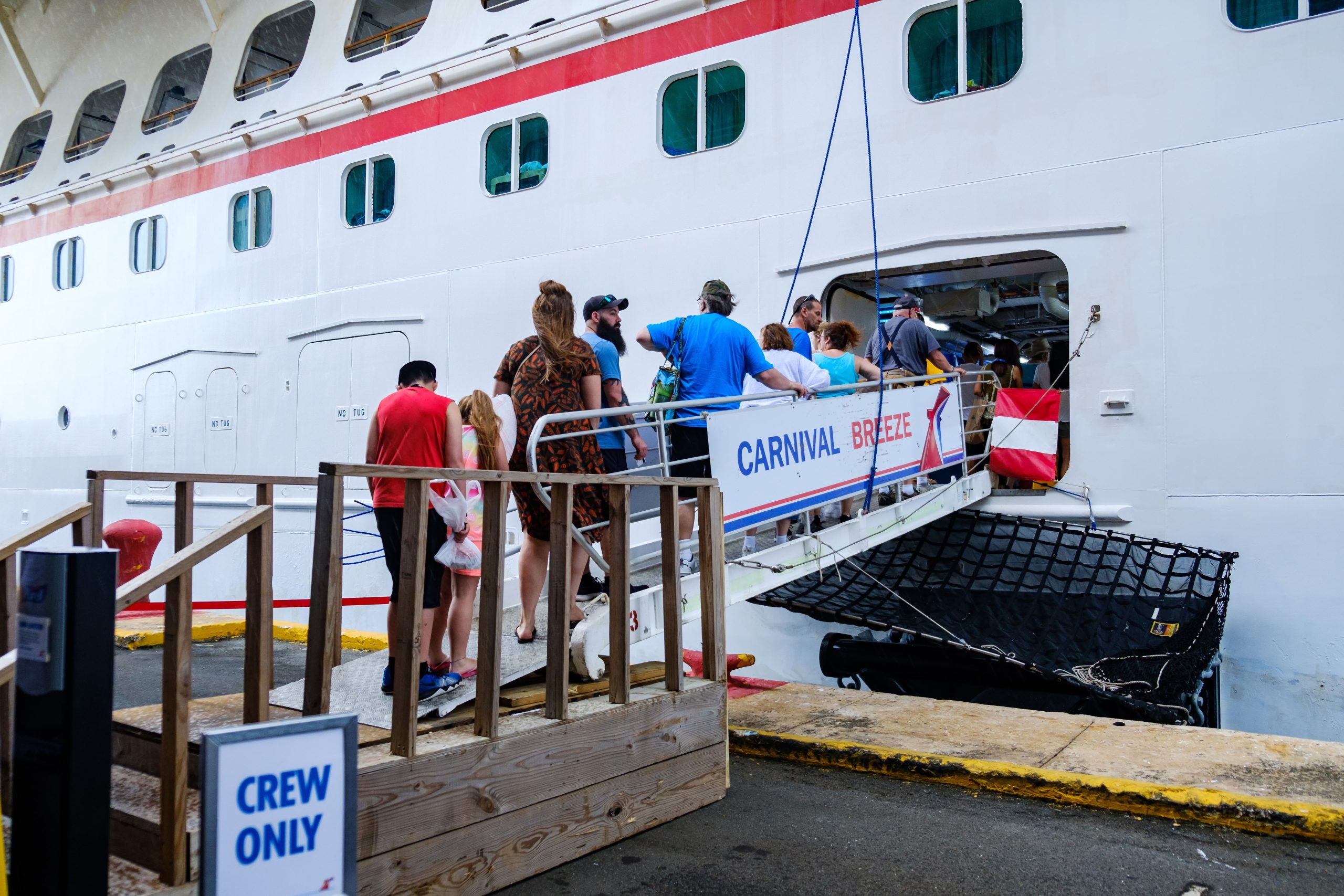 Carnival Cruise Line wurde von Gästen für eine neue Geldstrafe von 500 US 