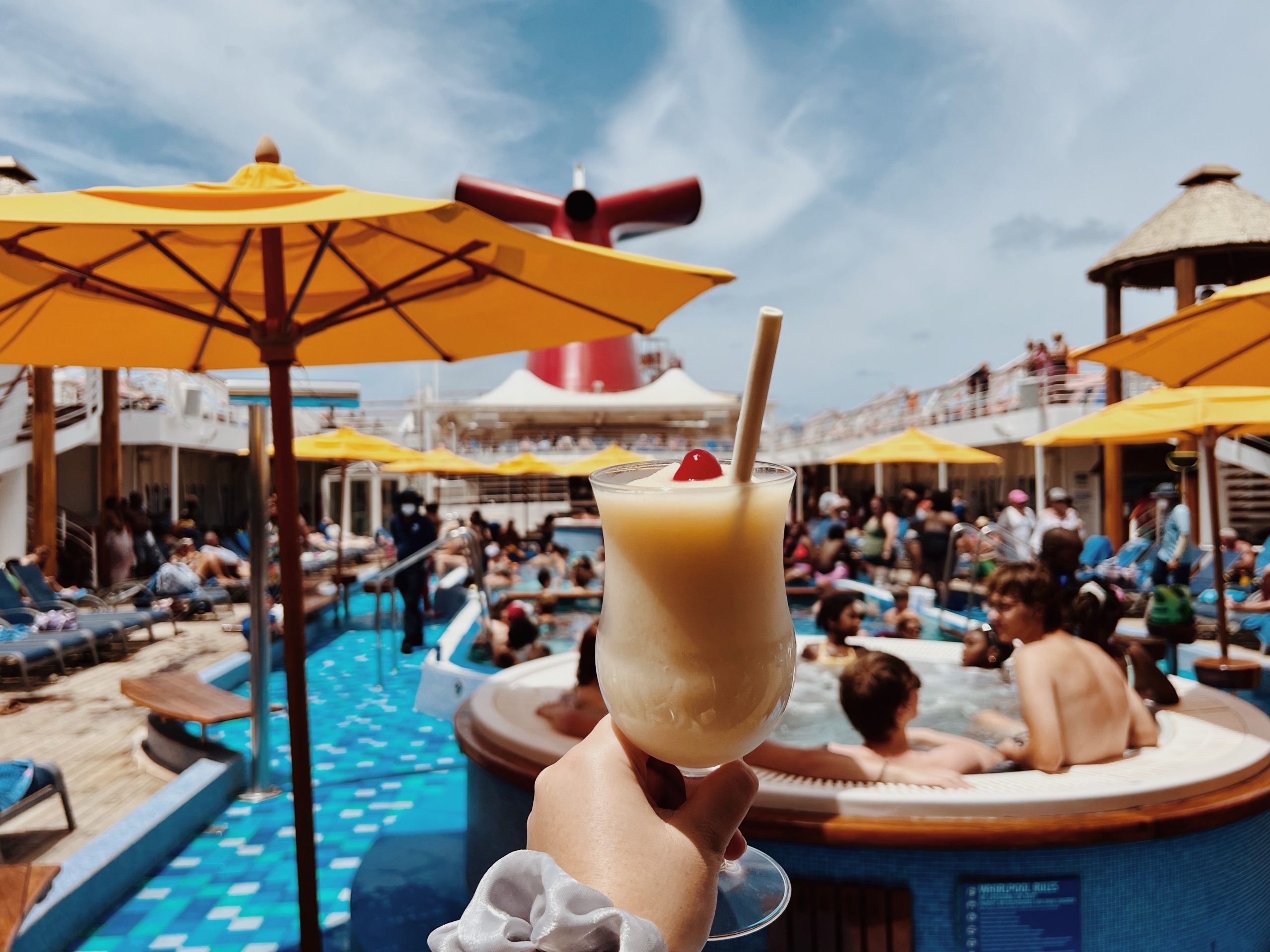 Carnival Cruise Line nutzt diesen geheimen Trick, um Passagiere zu fangen, die Alkohol an Bord schleichen