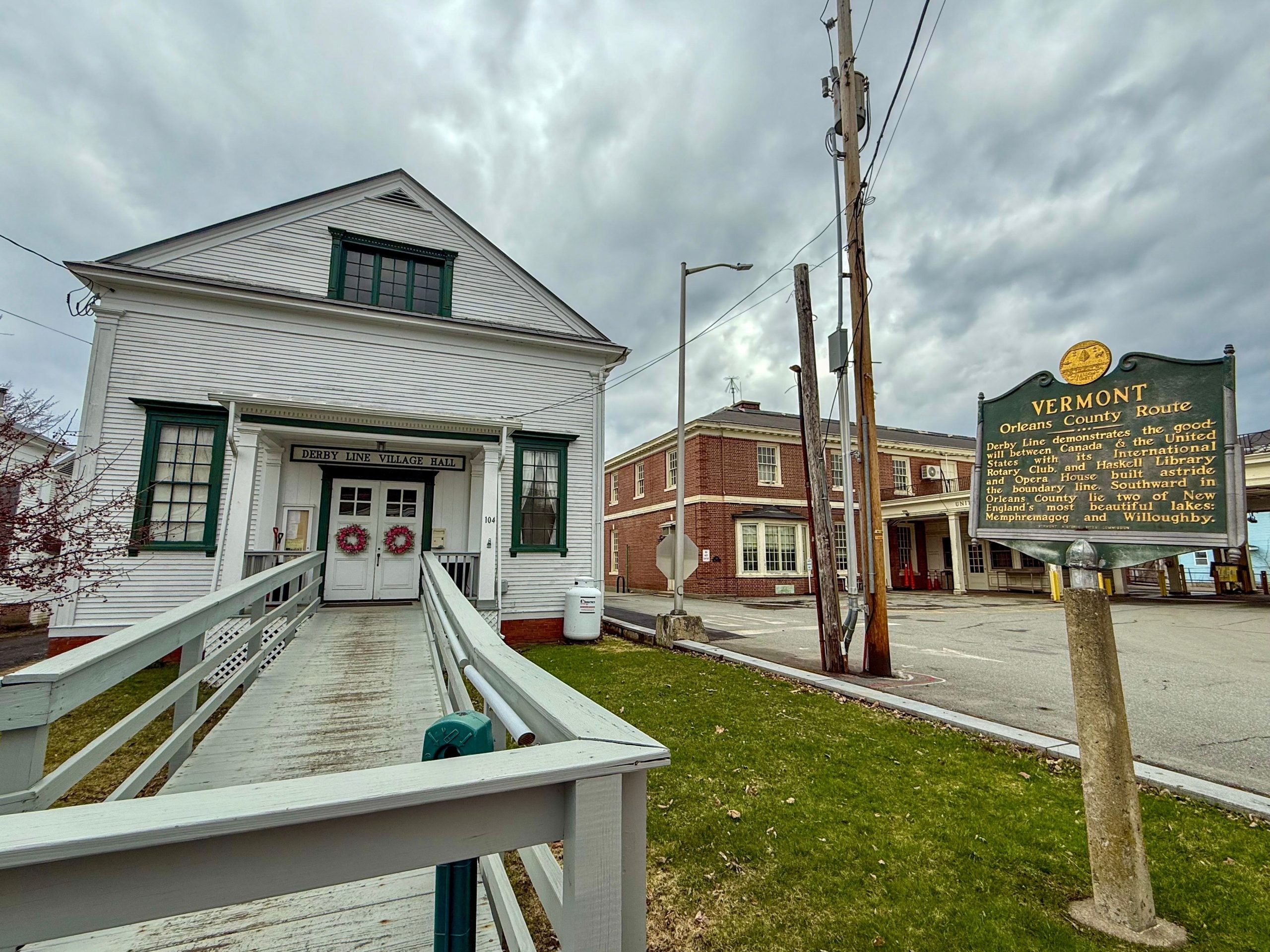 Vermont ertönt den Alarm für Kanadier, um die neue Grenzregel in der historischen Bibliothek zu brechen