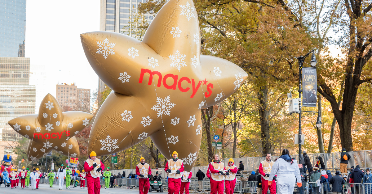 Mit Regen und starken Winden, die voraussichtlich New York erreichen, hier ist das neueste zur Erntedankfest 