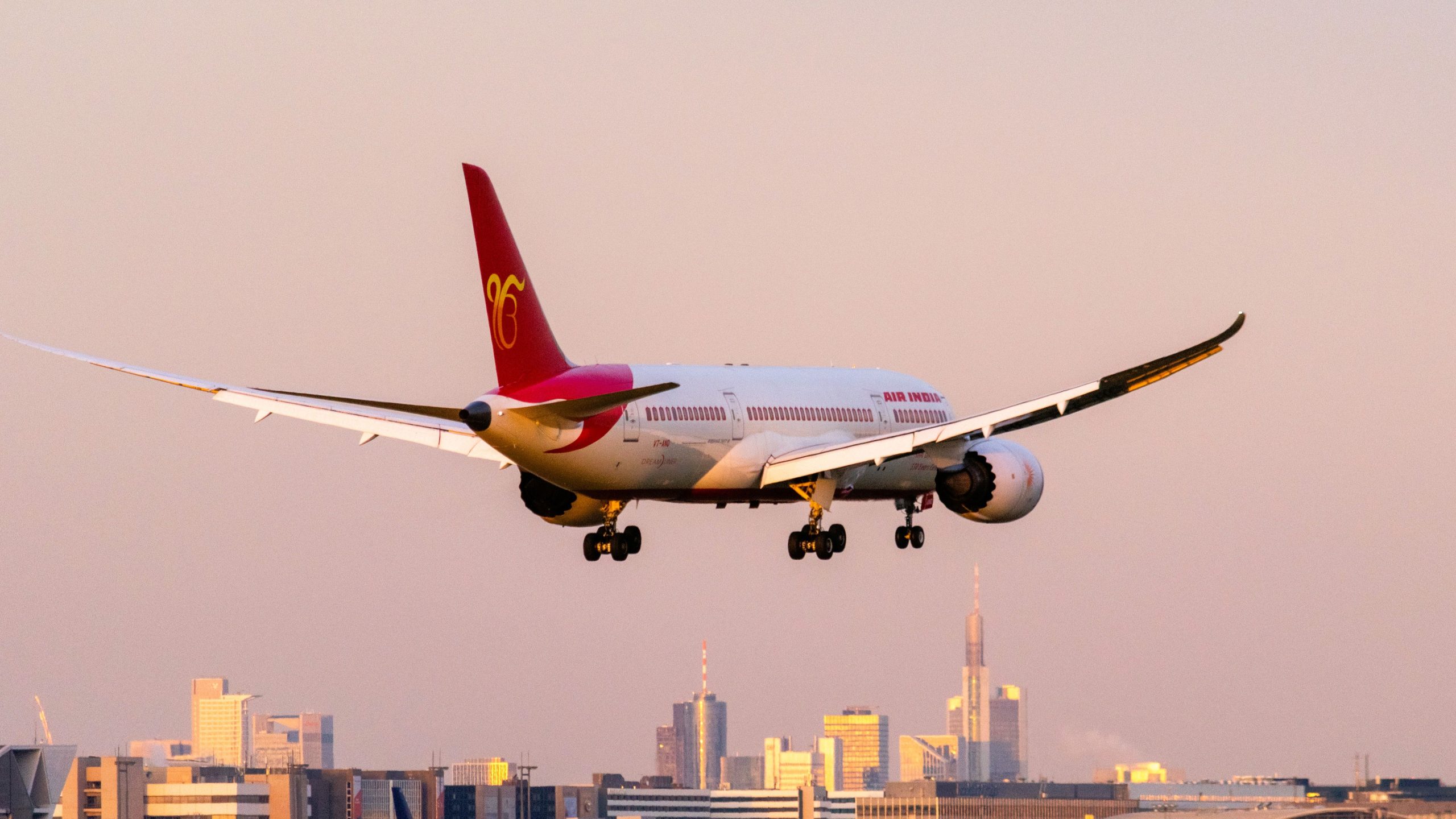 Passagiervideo schlägt vor, dass Air India Boeing 787-8 vor dem Absturz Stromfehlfunktionen hatte