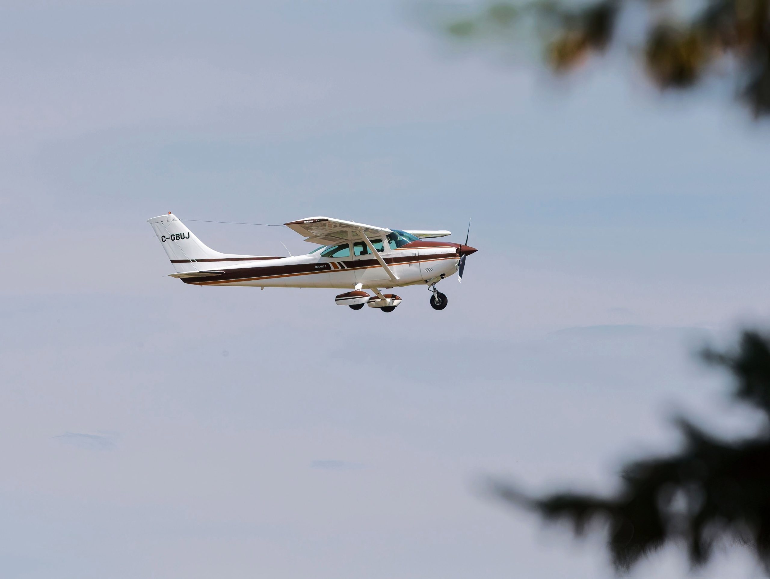 Der US-amerikanische Influencer, der an der seltsamsten Stelle festgenommen wurde, während er für wohltätige Zwecke Solo-Fliege hat