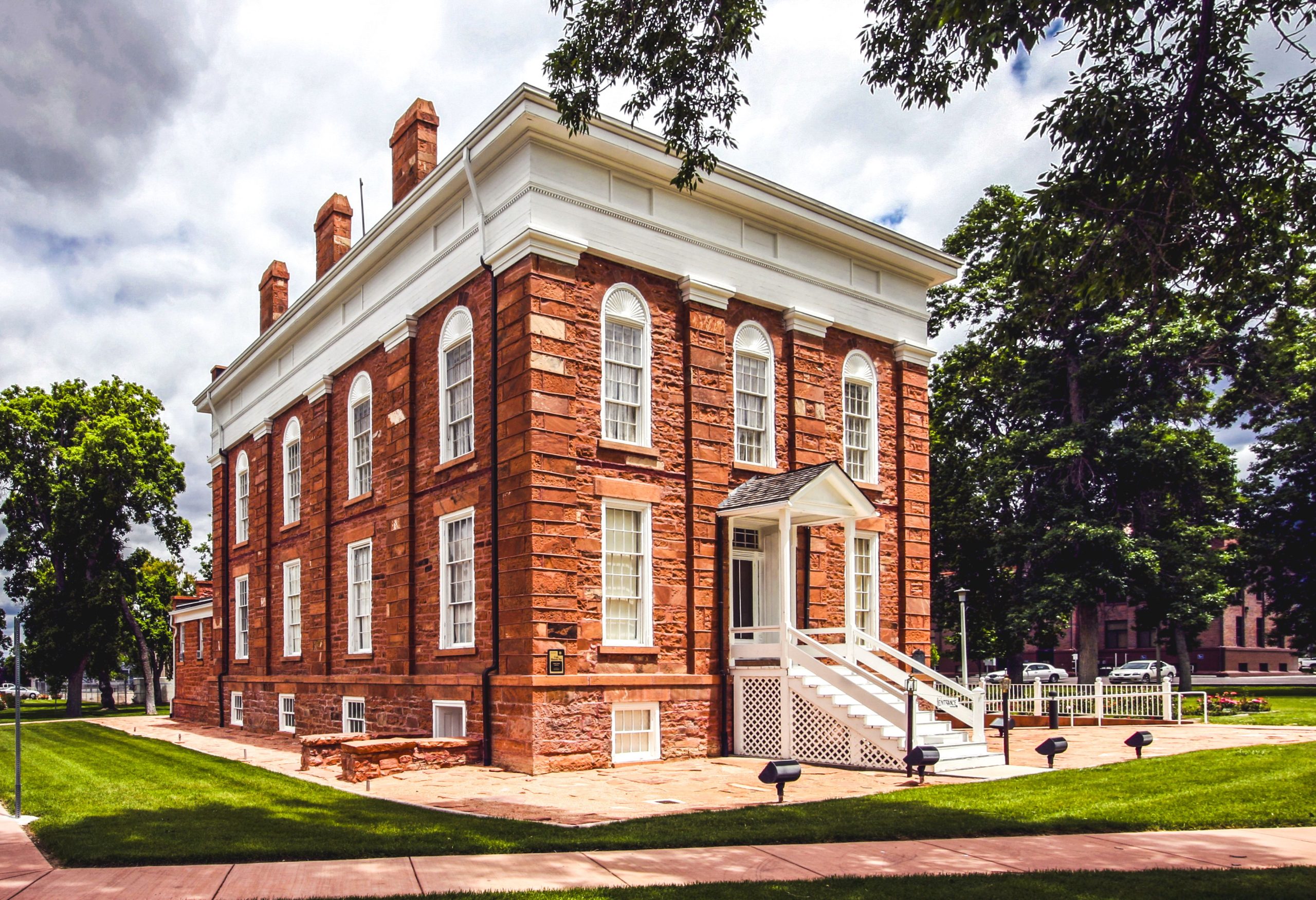 Utahs am meisten unterschätzte Wüstenstadt bietet Camping, heiße Quellen und Canyons an