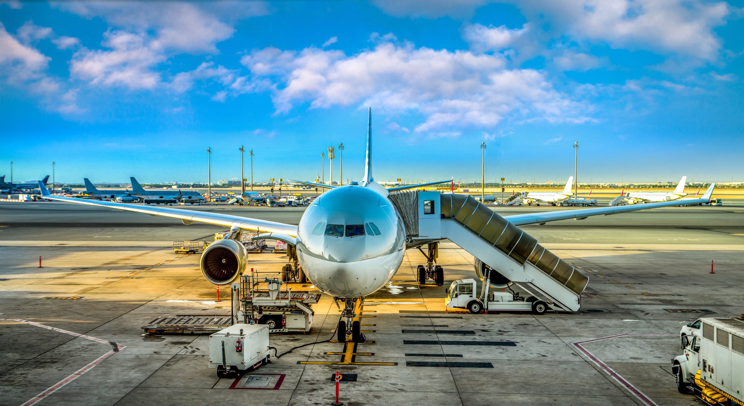 Fluggesellschaften stornieren abrupt und leiten Flüge nach Nahen Osten ab: Was zu wissen, wenn Sie betroffen sind
