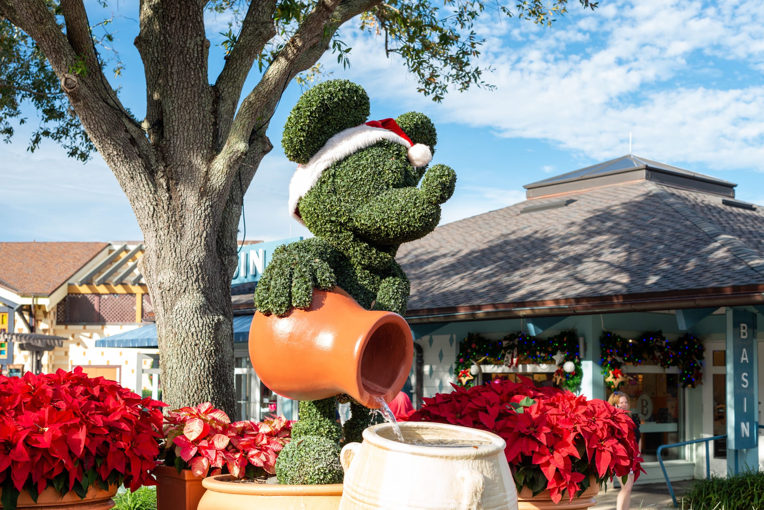 Die Gäste der Disney-Welt bitten bereits um ein Verbot der ersten Alkohollounge des Parks vor dem Debüt