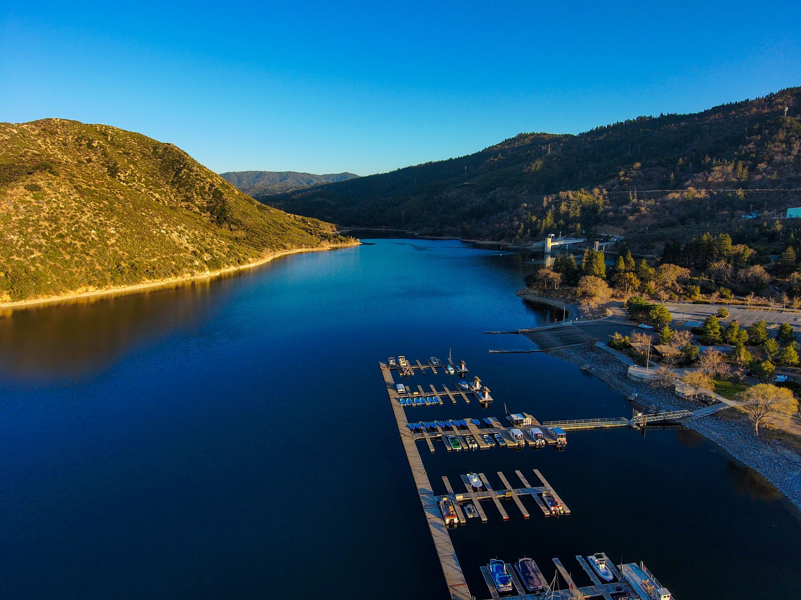 Der geliebte See in Kalifornien macht sich auf, sich zu sammeln, nachdem sie die Besucher gebeten haben, auf unbestimmte Zeit aus dem Wasser zu bleiben