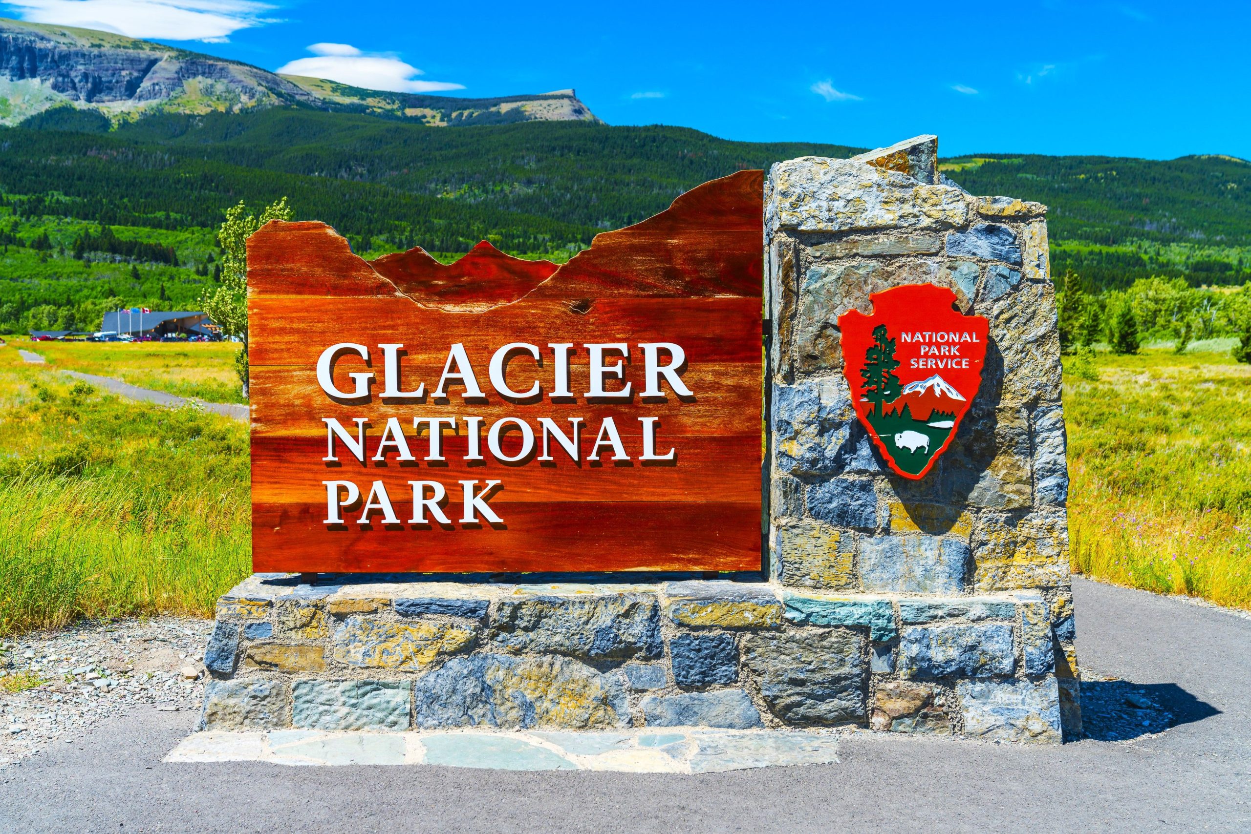 Kalifornier, die im Glacier National Park ohne Genehmigungen zu Hause gebaut wurden