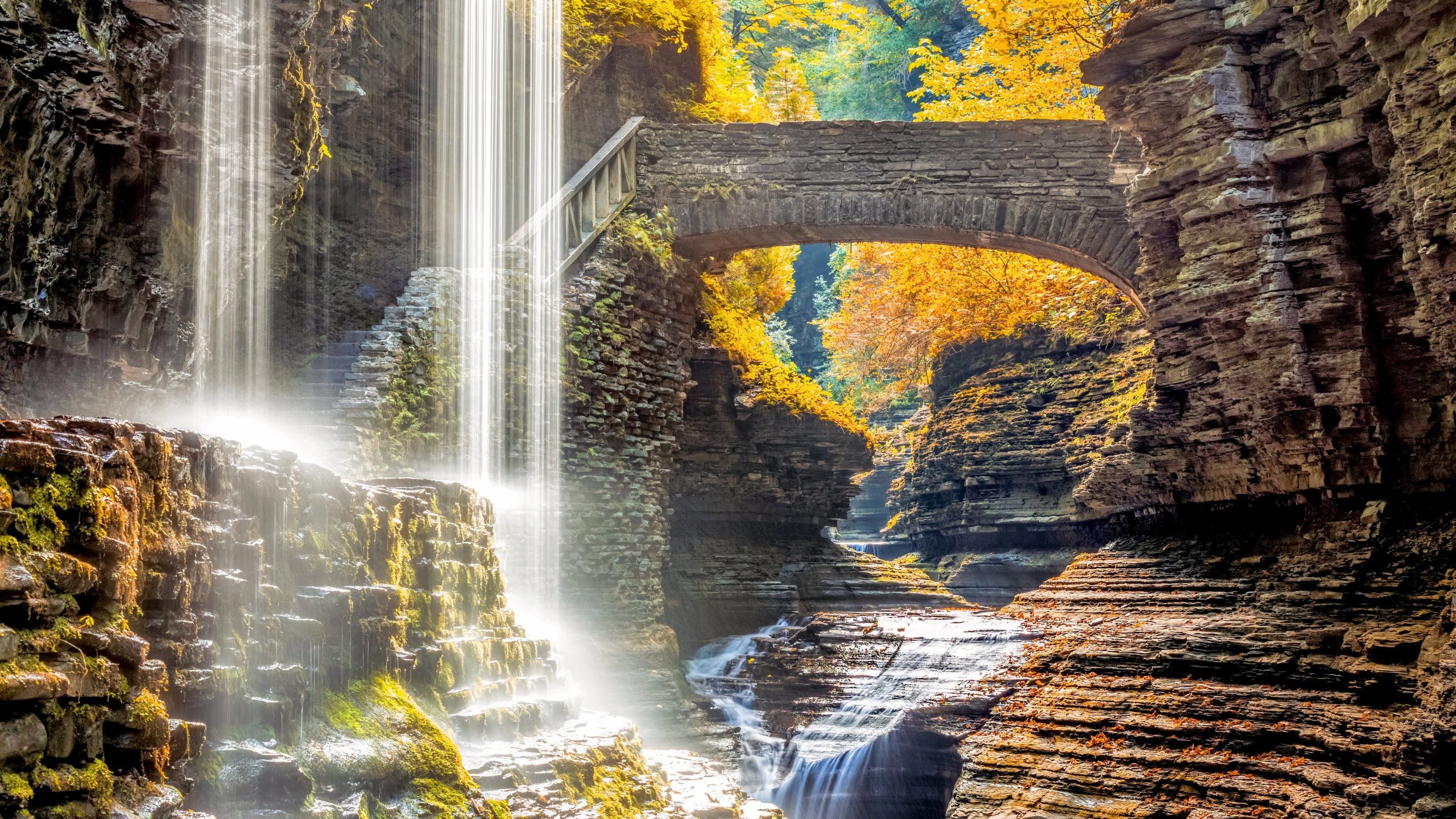 Amerikas beliebtester State Park ist offiziell dieser mit Wasserfall gefüllte Wahnsinn
