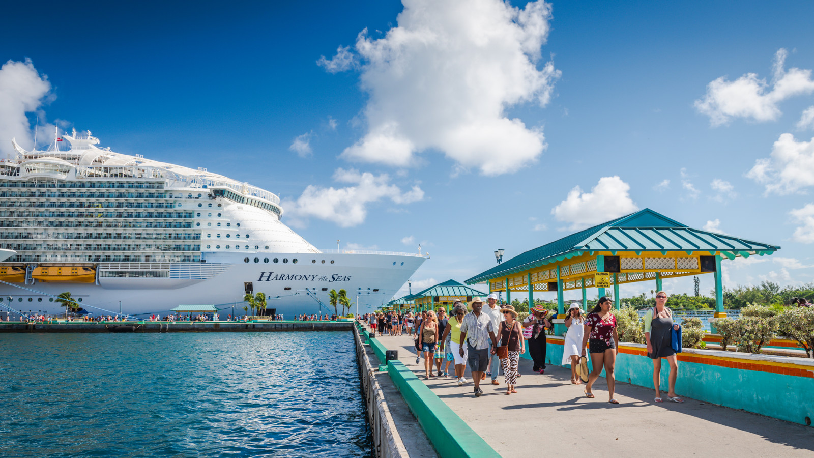 Royal Caribbean hält sich ruhig, nachdem 200.000 eine Petition für ein großes Verbot von 2027 in Mexiko unterschrieben werden