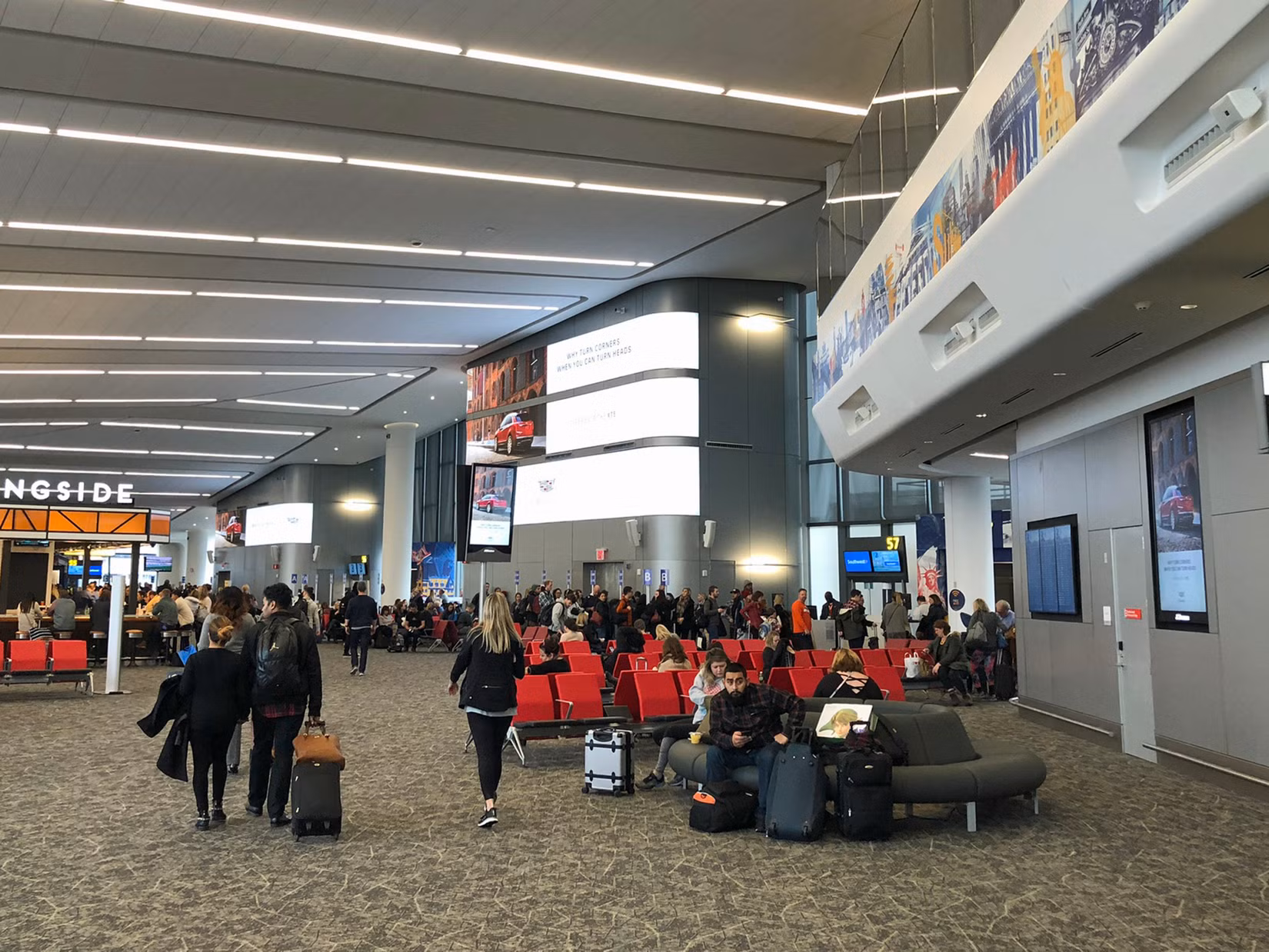 Der illegale Trinkgeldkasten der TSA am Flughafen LaGuardia wurde erst wenige Tage vor dem Ende der Schließung von Reisenden trotz Mitleid zugeschlagen