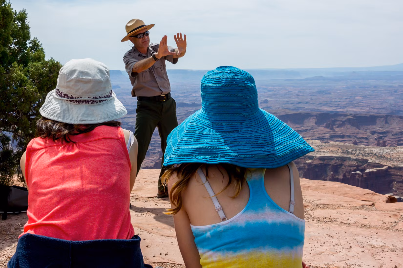 Befürworter des National Park Service werfen der US-Regierung ein verstecktes Motiv vor, die Parks während der Schließung offen zu halten