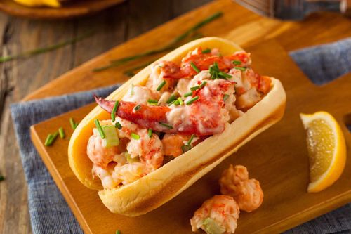 Essen &amp; trinken Ihre Klauen aus: 14 Orte für den besten Hummer in Maine